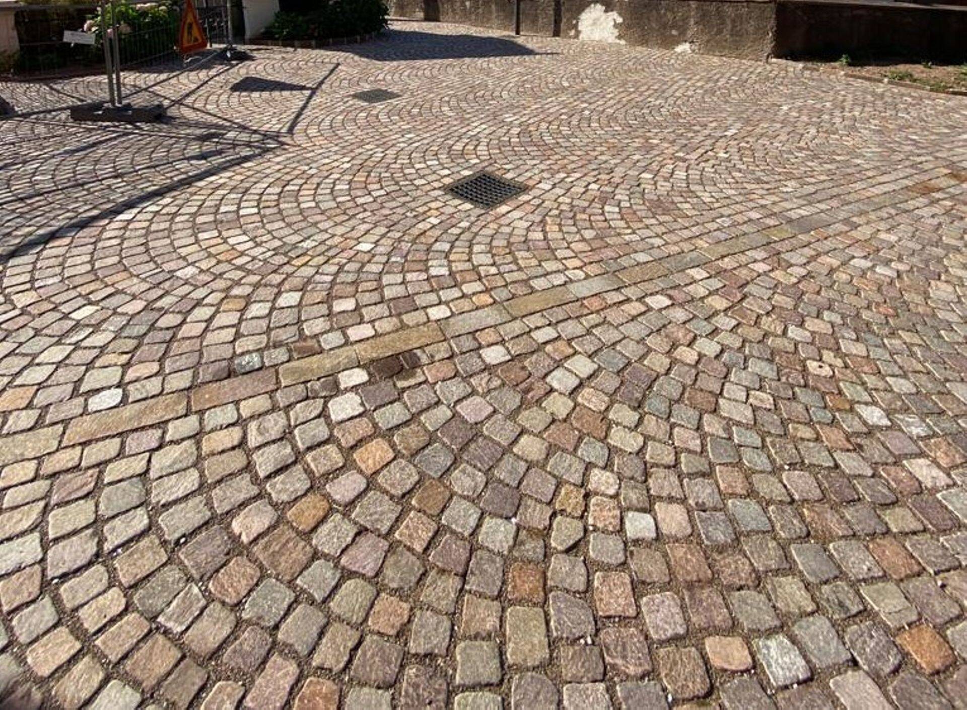 Porfüürsillutis, trummeldatud.