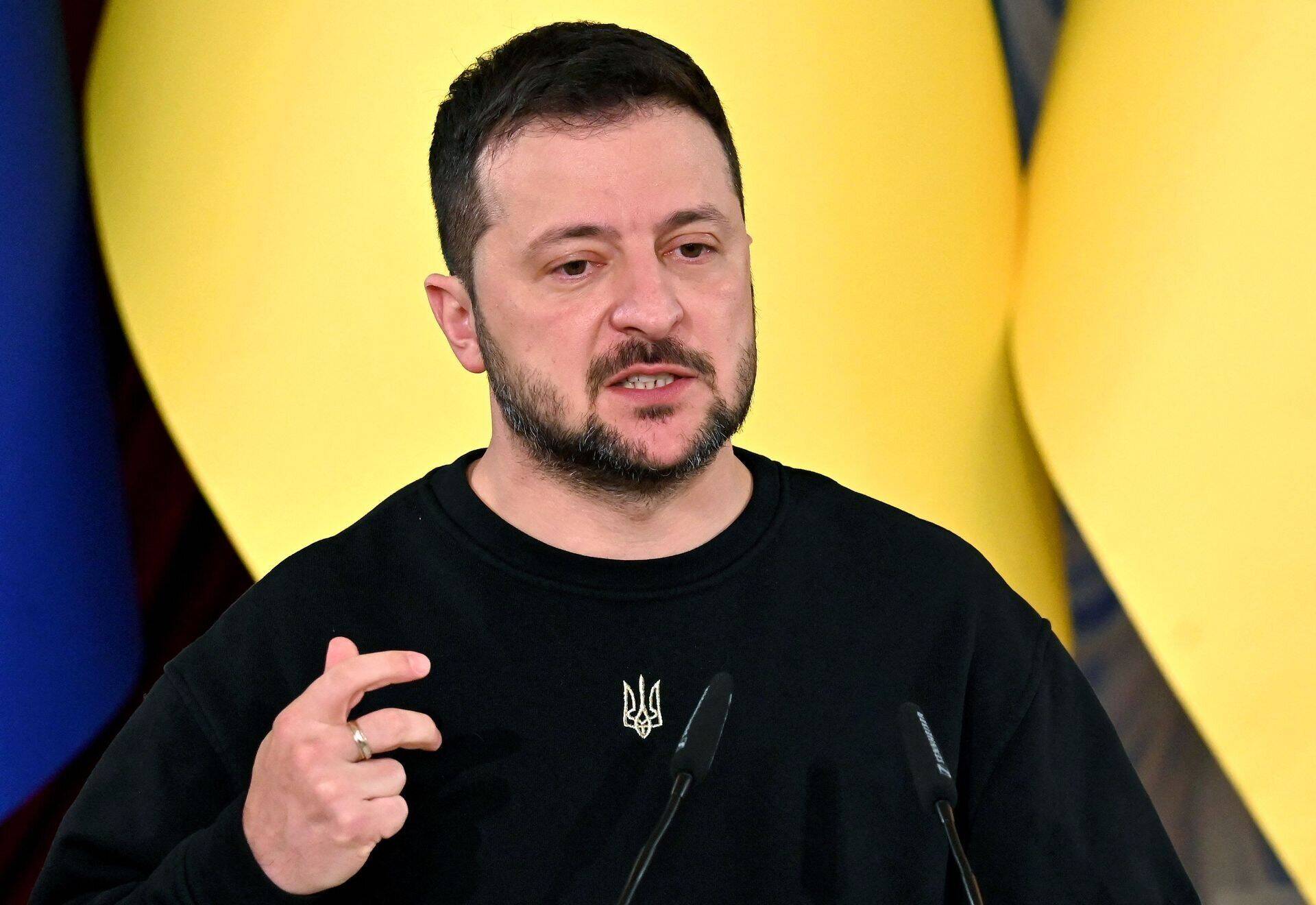 Президент Украины Владимир Зеленский усилил борьбу с олигархами.