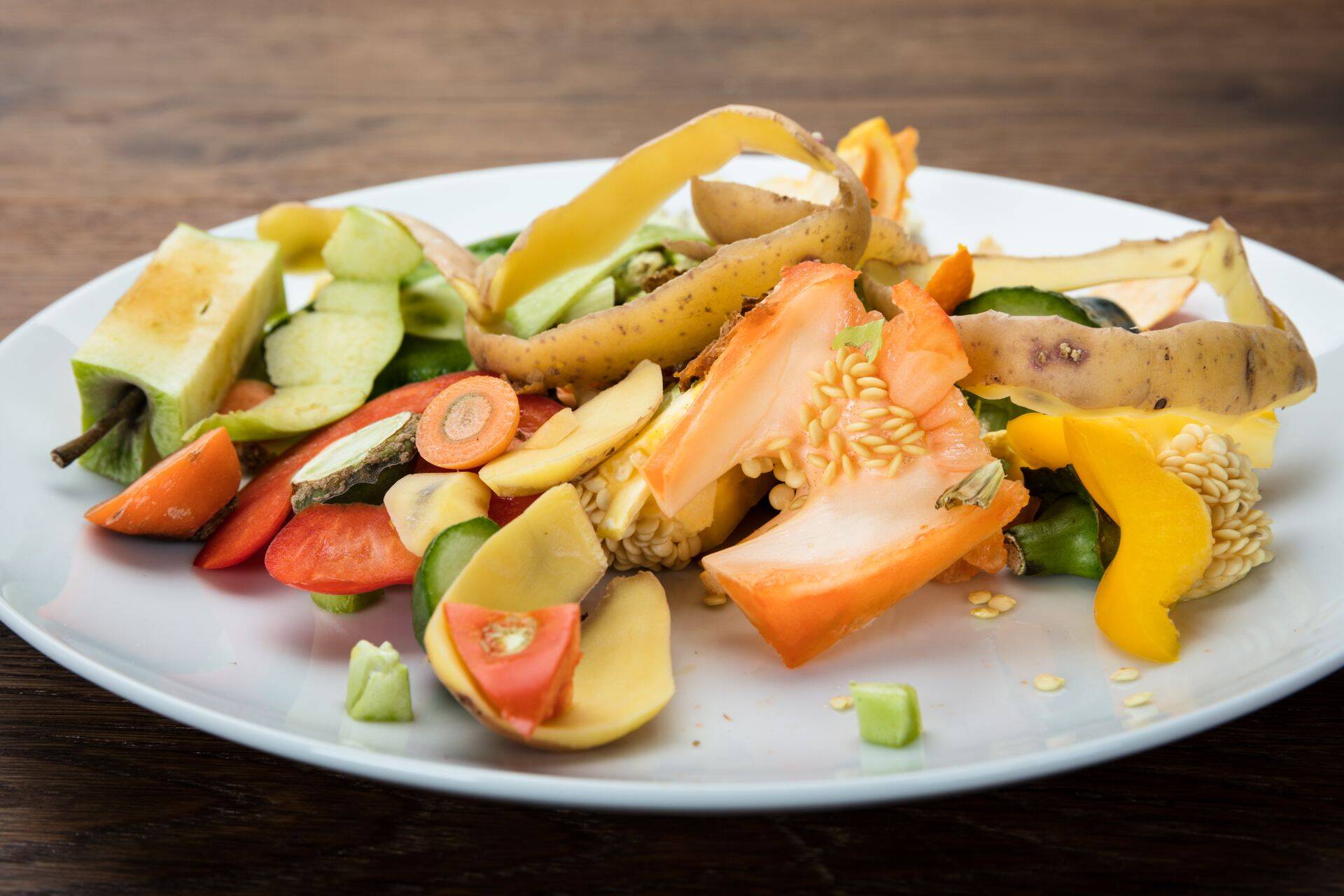 Inimeste harjumus biojääde muu prügiga kokku panna takistab materjalide ringlussevõttu.