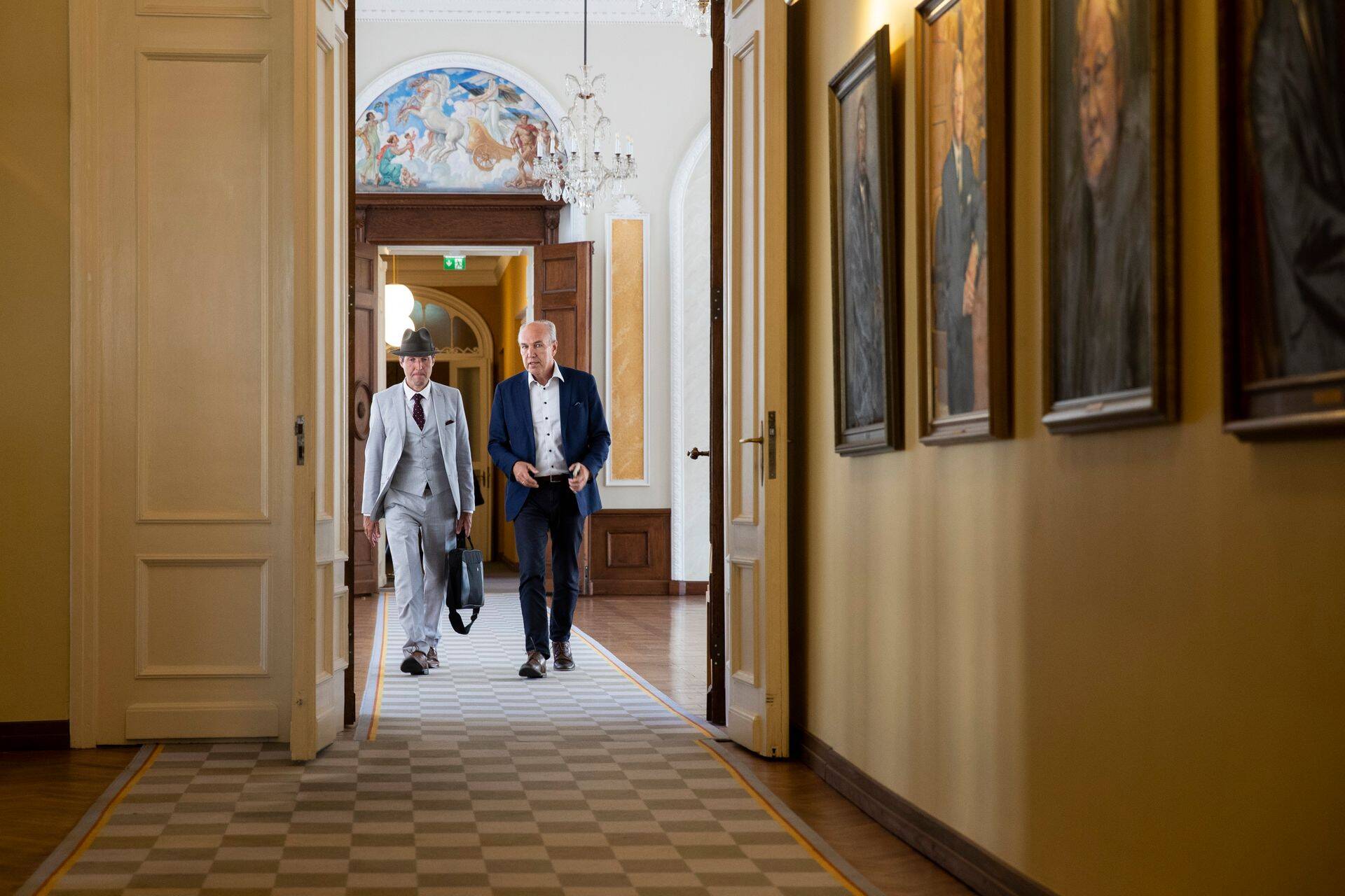 Martin Helme käis täna Aivar Koka (paremal) juhitavas riigikogu rahanduskomisjonis, muuhulgas räägiti ka USA advokaadibüroo palkamisest.