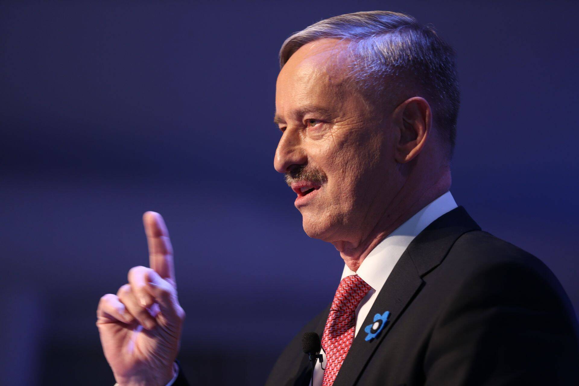 Siim Kallas Estonia kammersaalis.
