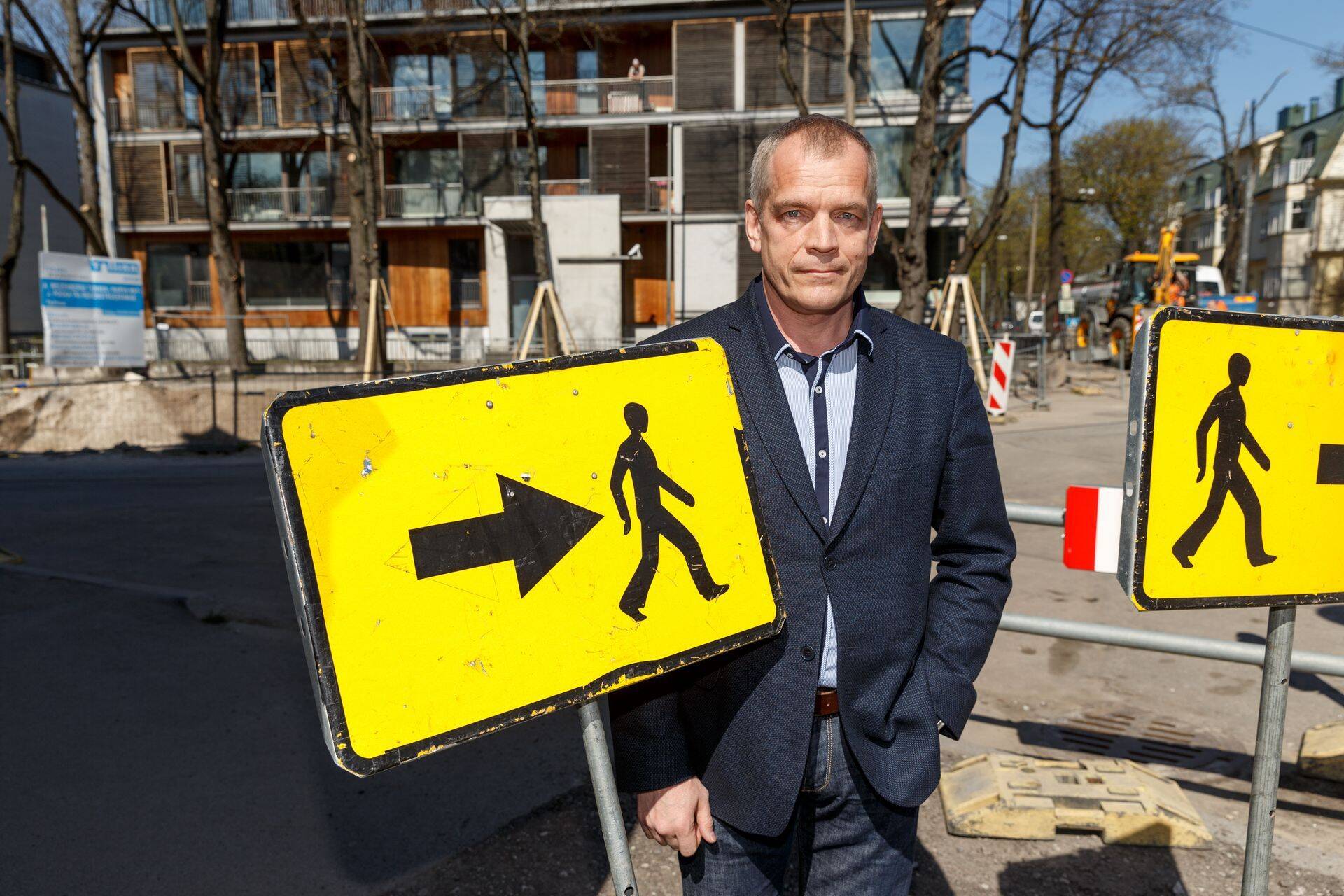 Tulihingelise teedeehituse eestkõneleja Sven Pertensi arvates on võtmeküsimuseks see, kas Eesti Teed võidab vajalikud lepingud või mitte