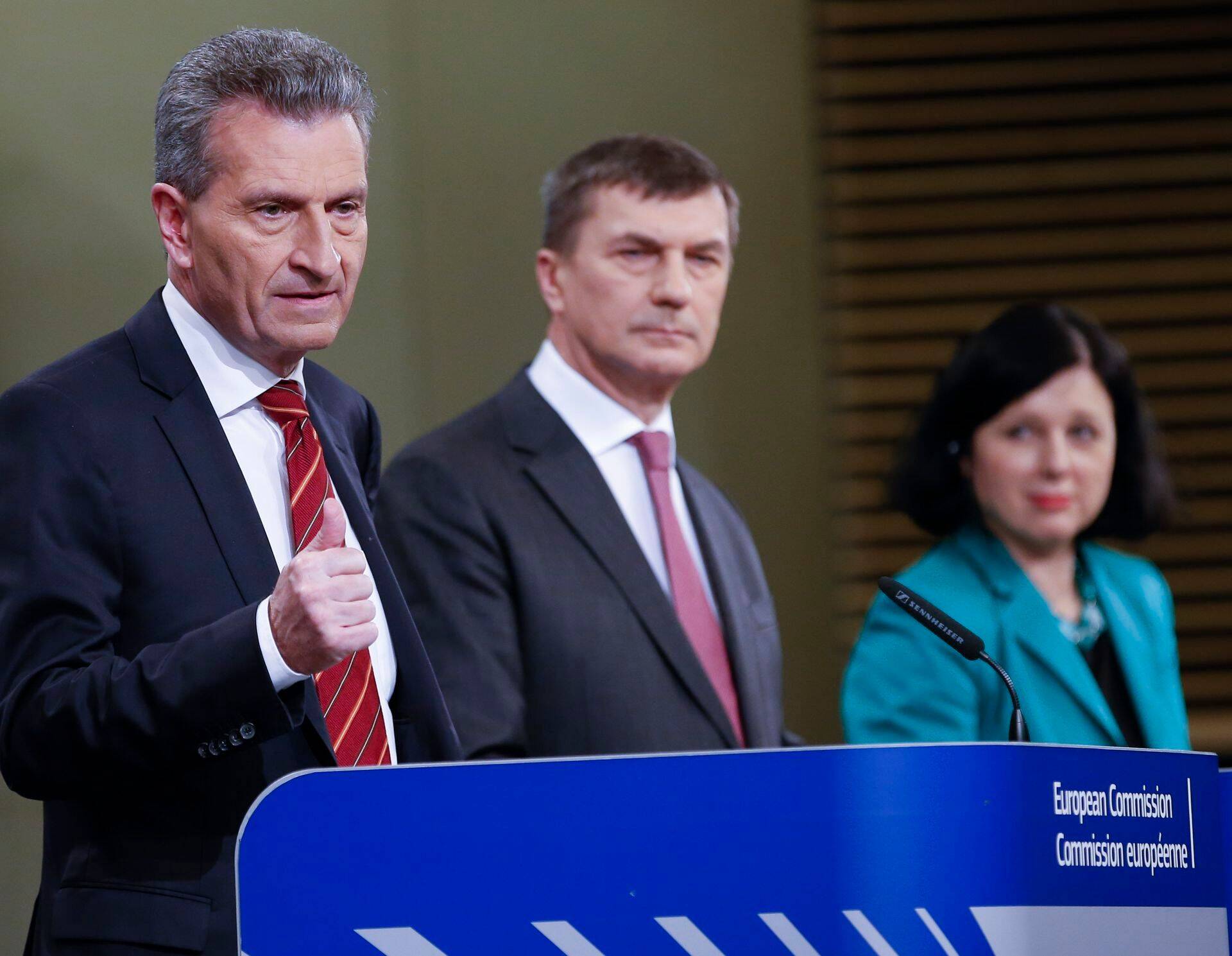 Euroopa Komisjoni digitaalmajanduse ja -ühiskonna volinik Günther Oettinger näeb küberjulgeoleku toetamise lepet suure sammuna küberjulgeolekualases koostöös.