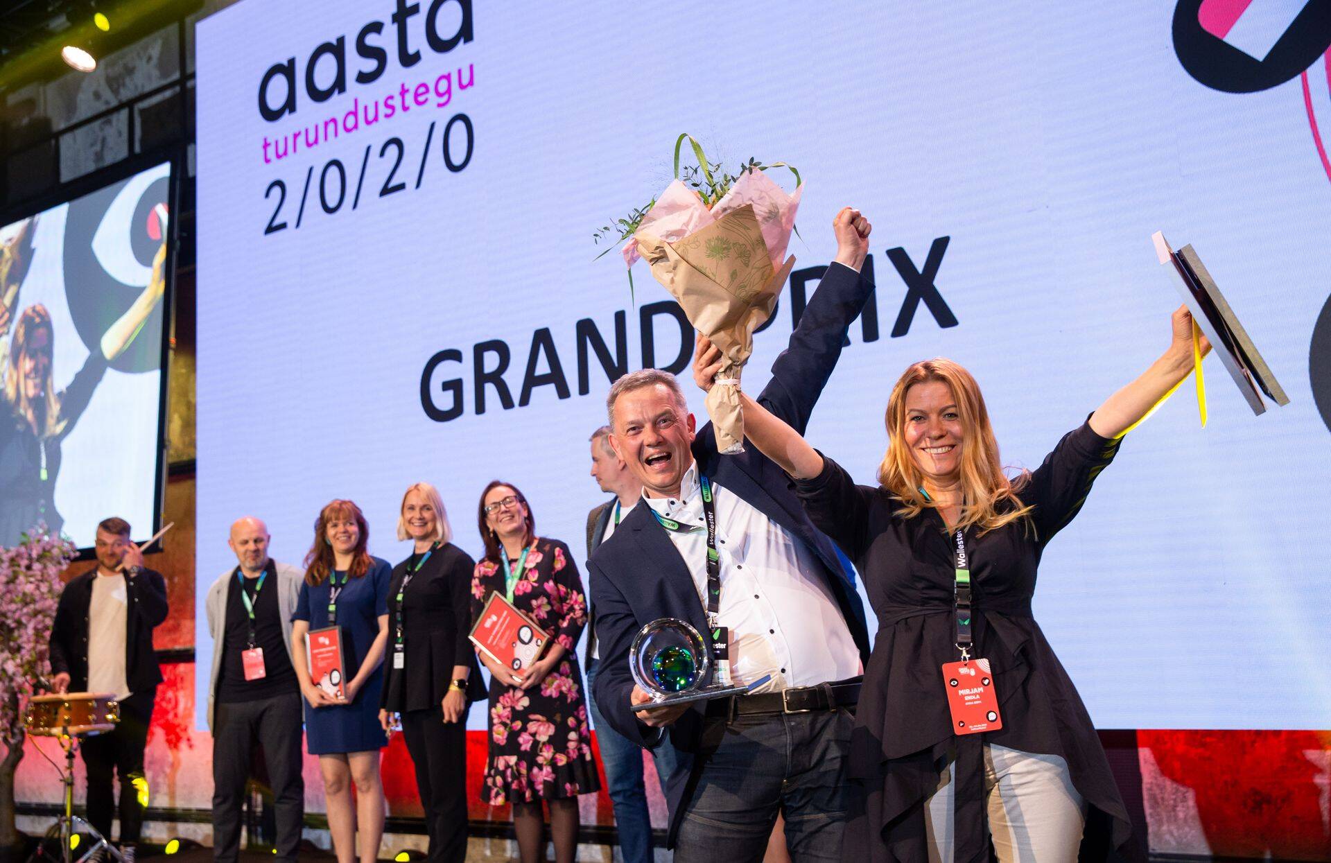 2020 aasta Eesti kõige väärtuslikum turundusauhind – Aasta turundustegu Grand Prix leidis õige omaniku! Raketi loovjuht Priit Isok ja Atria Eesti AS turundusjuht Mirjam Endla koos turundusteo finalistidega.