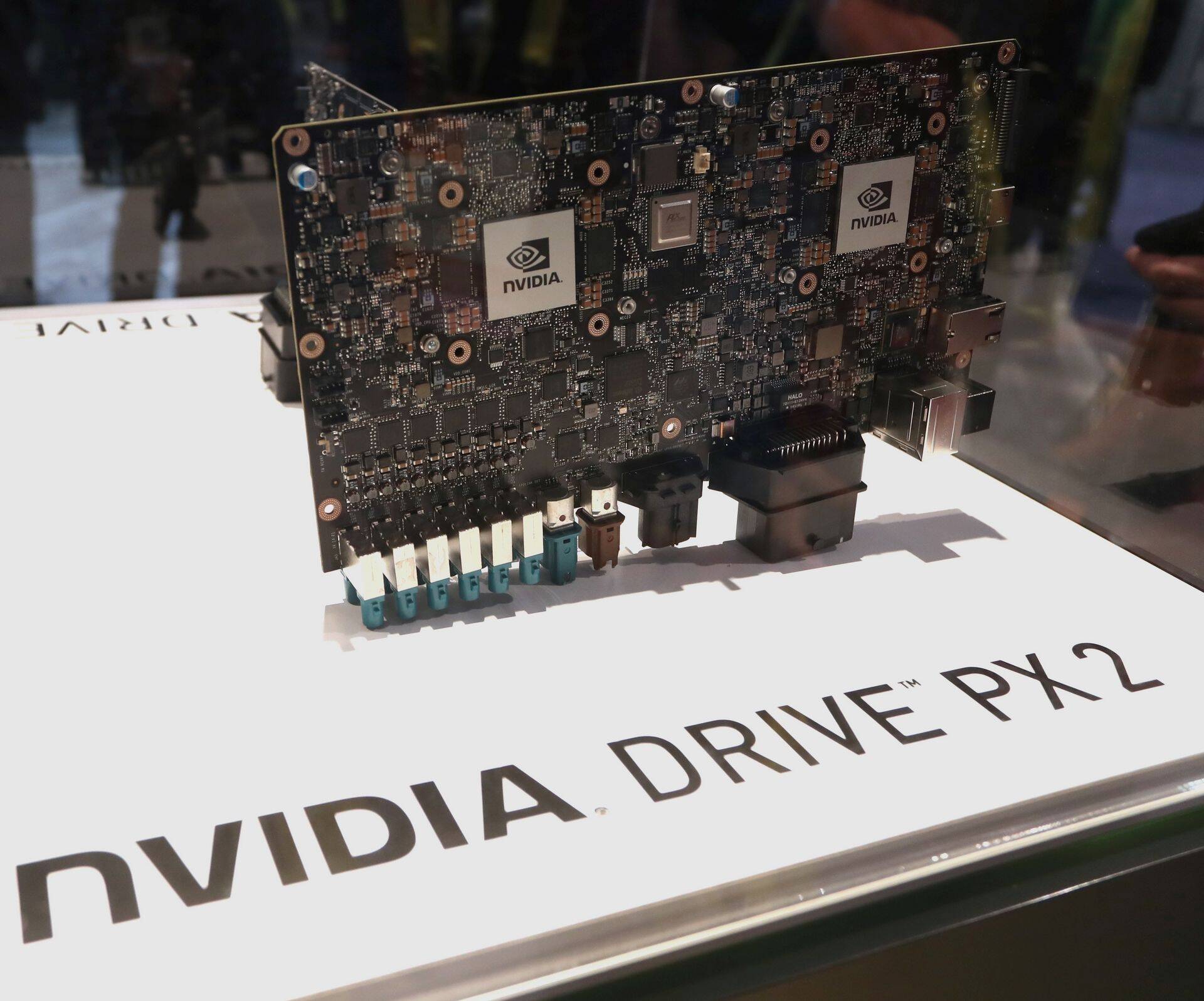 Nvidia PX-seeria protsessorid võimaldavad autodel täita autonoomseid funktsioone. PX2 kiipe kasutavad Tesla ja Audi.