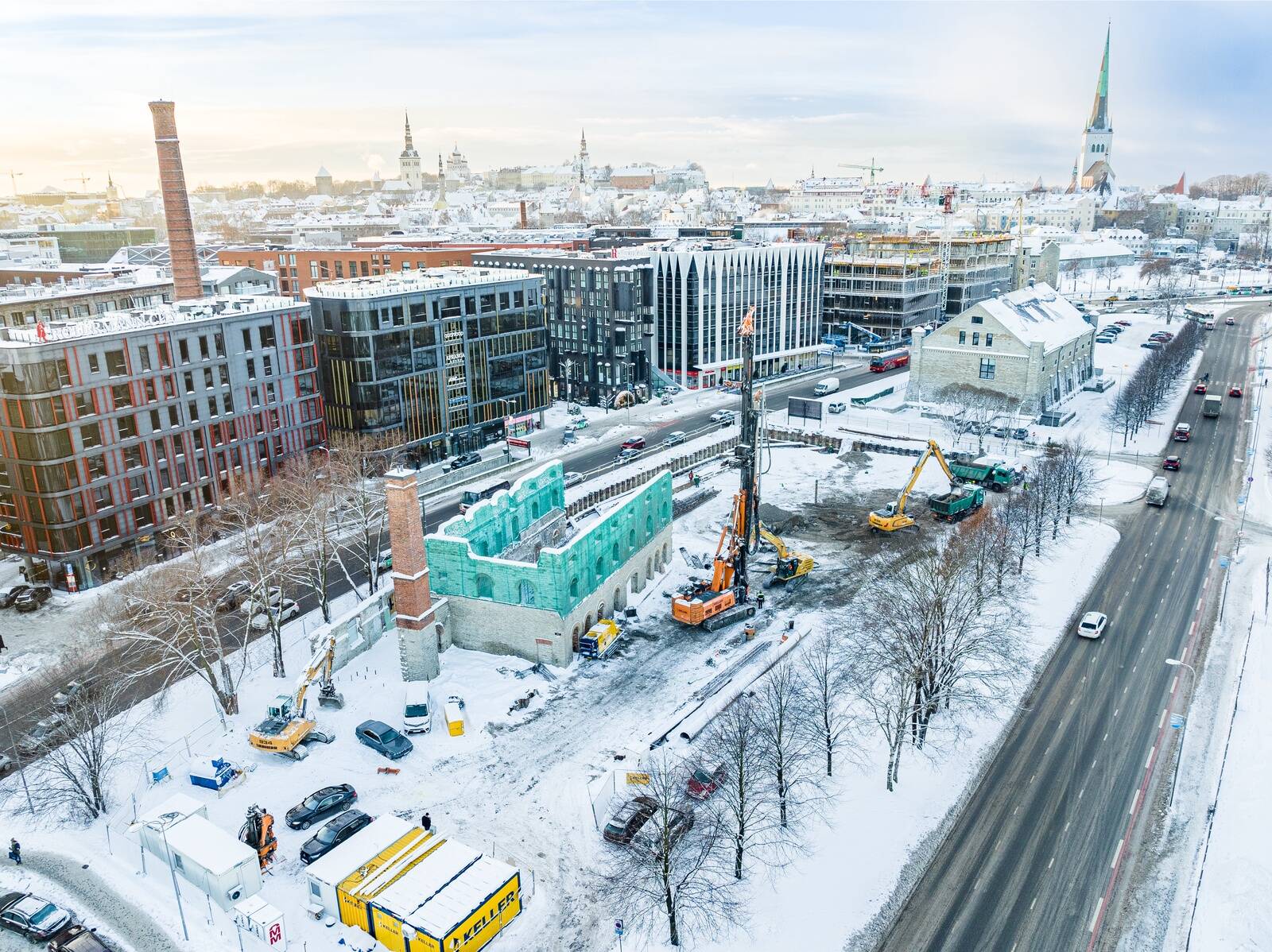 2022. aastal osales GEO-Instruments Polska sarnase süsteemi loomisel Golden Gate’i hoone ehituse juures Ahtri tänaval.