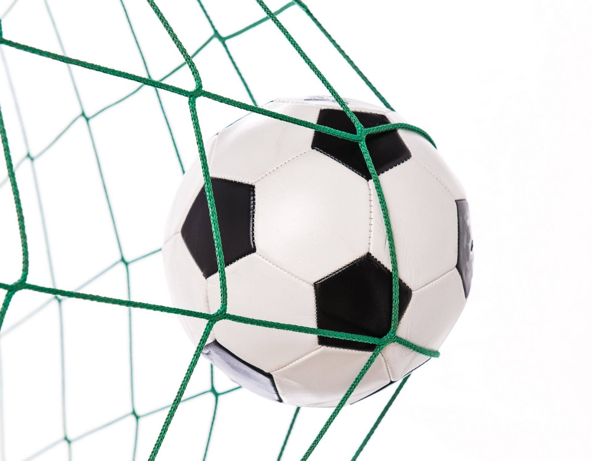 Jalgpallis mõistavad kohut Pohlaku soosikud