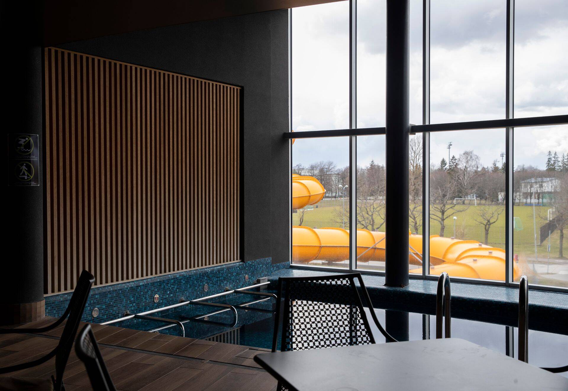 Пустующий СПА Terviseparadiis в Пярну.