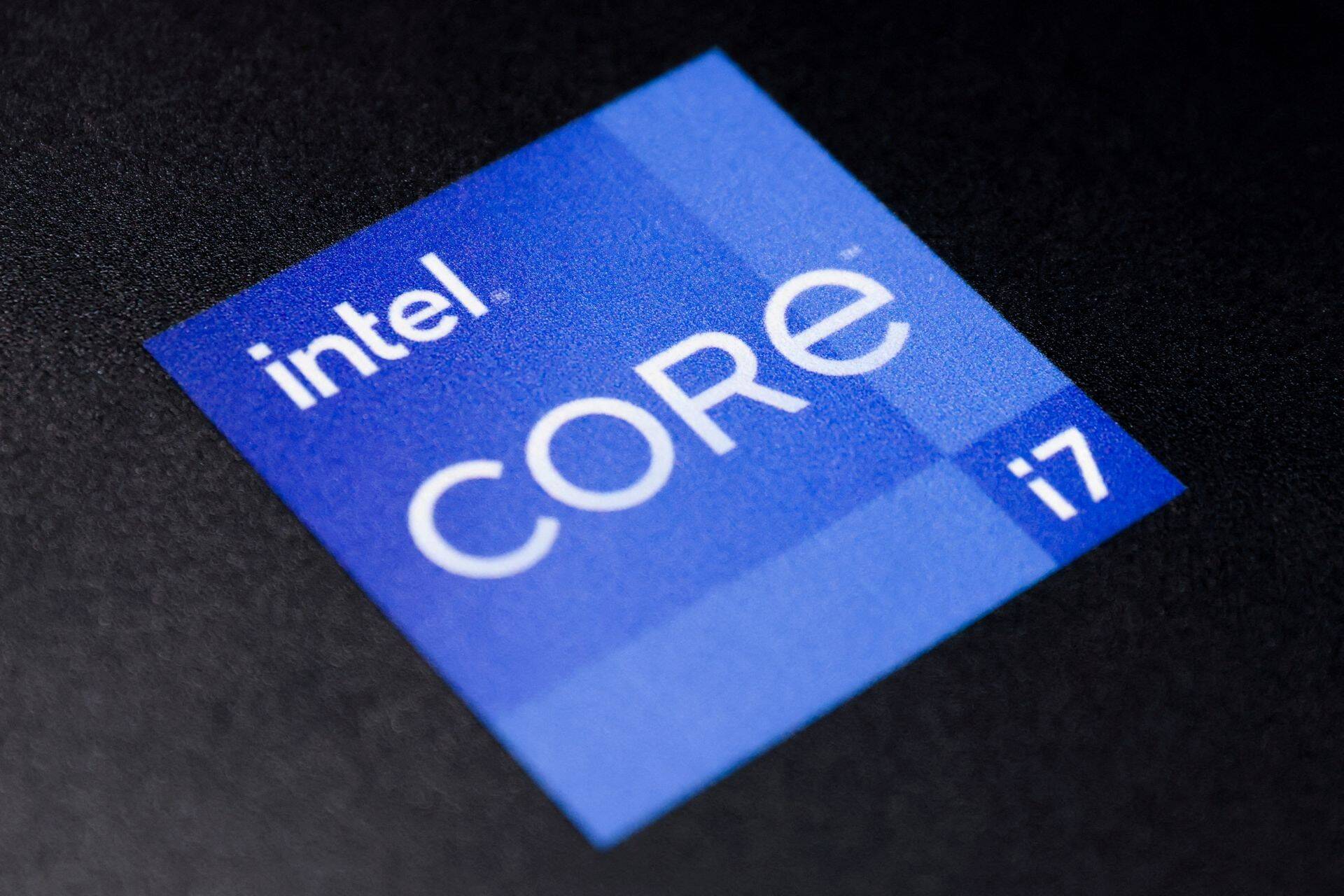 Intel объявила о снижении дивидендов на 60%