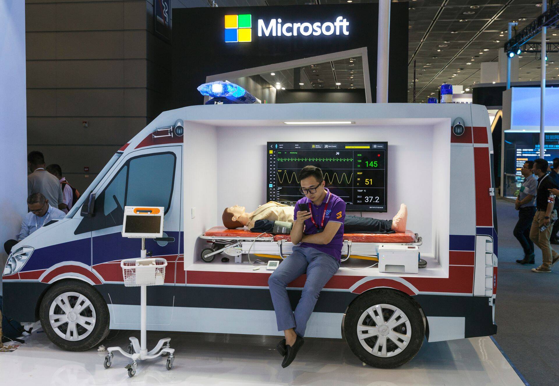 Asjade internetile pühendatud messil Hiinas oli eelmise aasta septembris väljas ka moodne kiirabiauto.