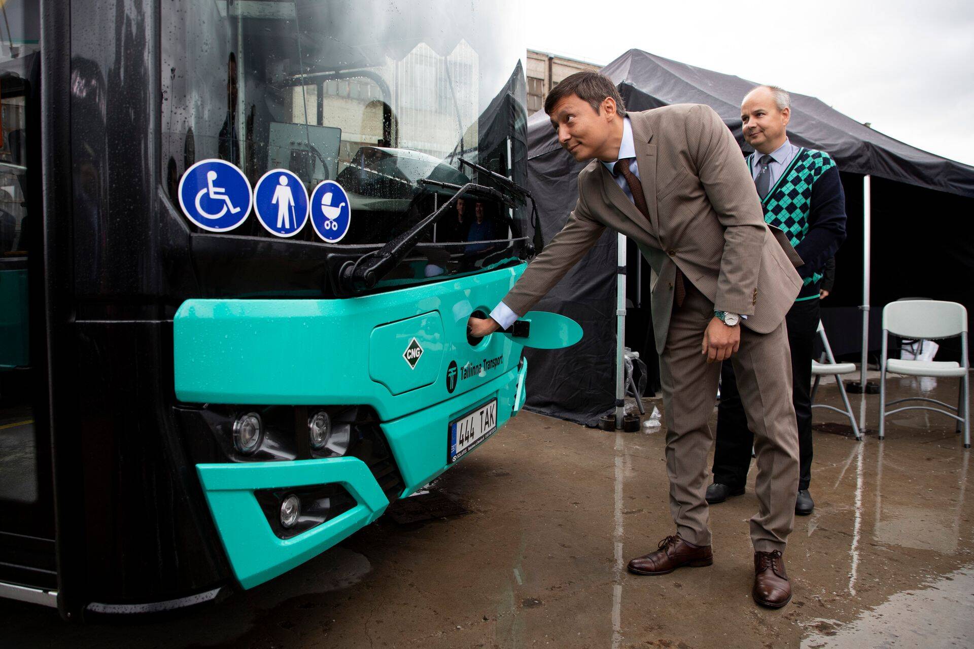 Eelmise aasta suve lõpus tutvustas Tallinna Linnatransport uusi busse, mis pidid olema rohelised nii seest kui väljast. See on osutunud silmapetteks.