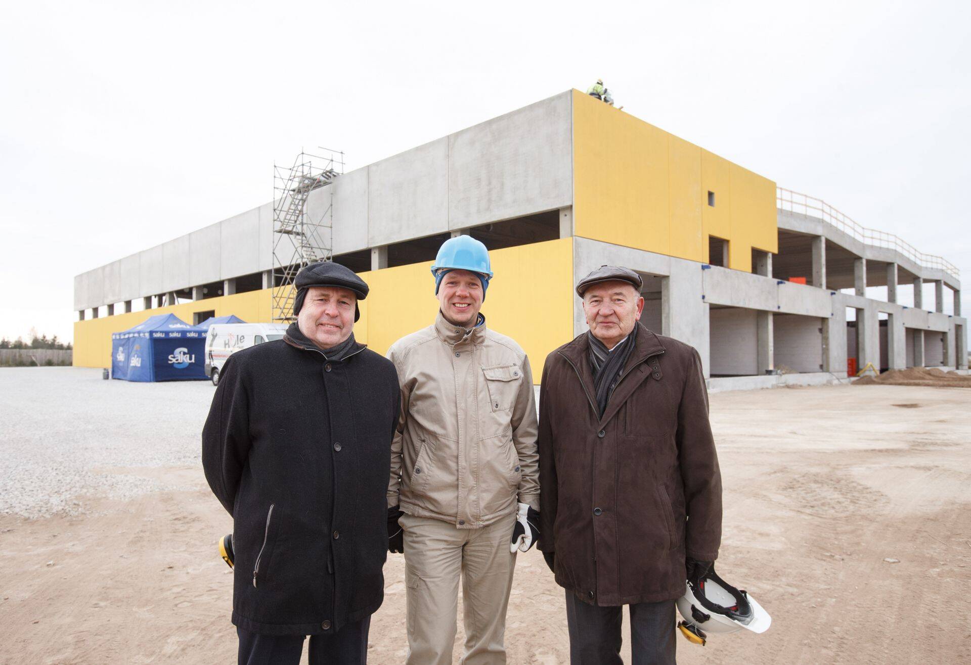 Pildil vasakult esimene Harju Elektri ametist lahkuv juhatuse esimees Andres Allikmäe, kes andsid ohjad üle senisele finantsjuhile Tiit Atsole.