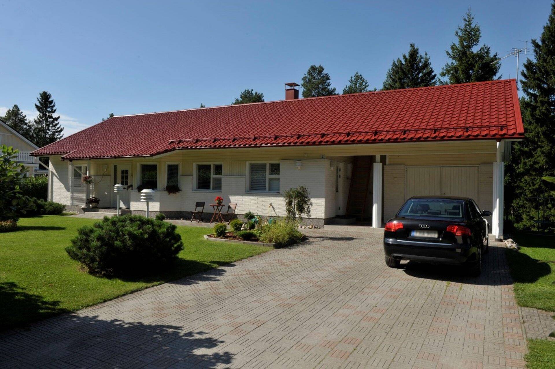 Lumetõkked tuleb paigaldada mitte ainult hoonete sissepääsude ja garaažide vaid ka terrasside ja haljastuse kohale, et lisaks inimeste turvalisusele oleks langeva lume eest kaitstud ka taimed, terrassid ja autod