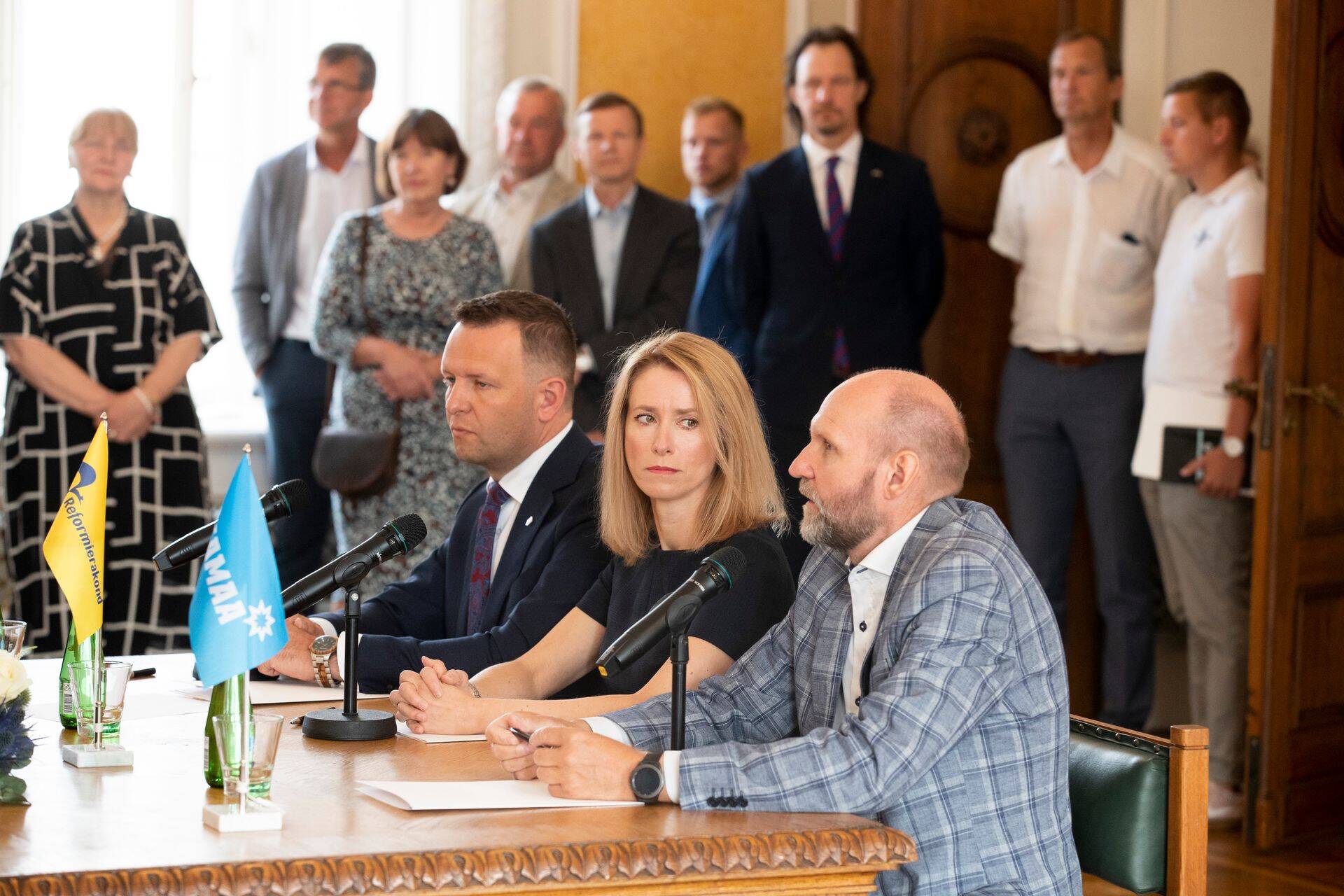 Isamaa esimees Helir-Valdor Seeder (esiplaanil) taas ise valitsusse ei lähe, kuid saatis sinna paar üllatavat nime.