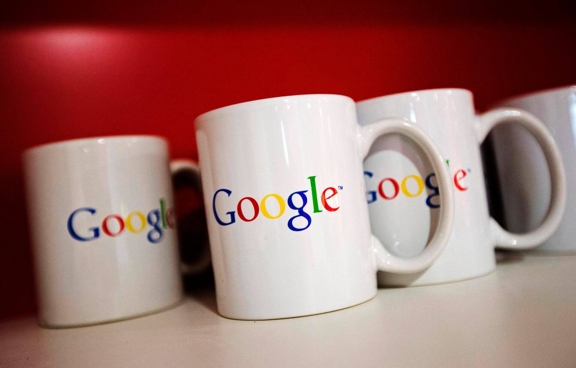 Google`i logoga kruusid