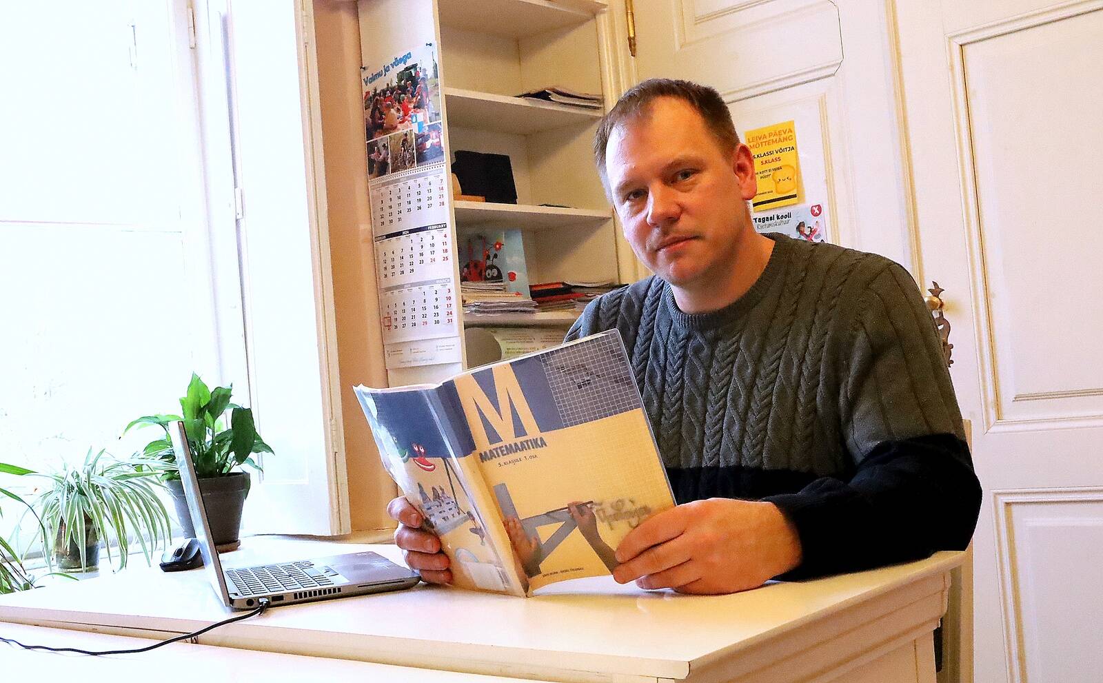 Kiltsi mõisakooli matemaatikaõpetaja Erko Elmik leiab, et on õpilasi, kellele on suure kooli õpikeskkond raskesti talutav ja nad vajavad turvalisemat keskkonda ning individuaalsemat lähenemist.