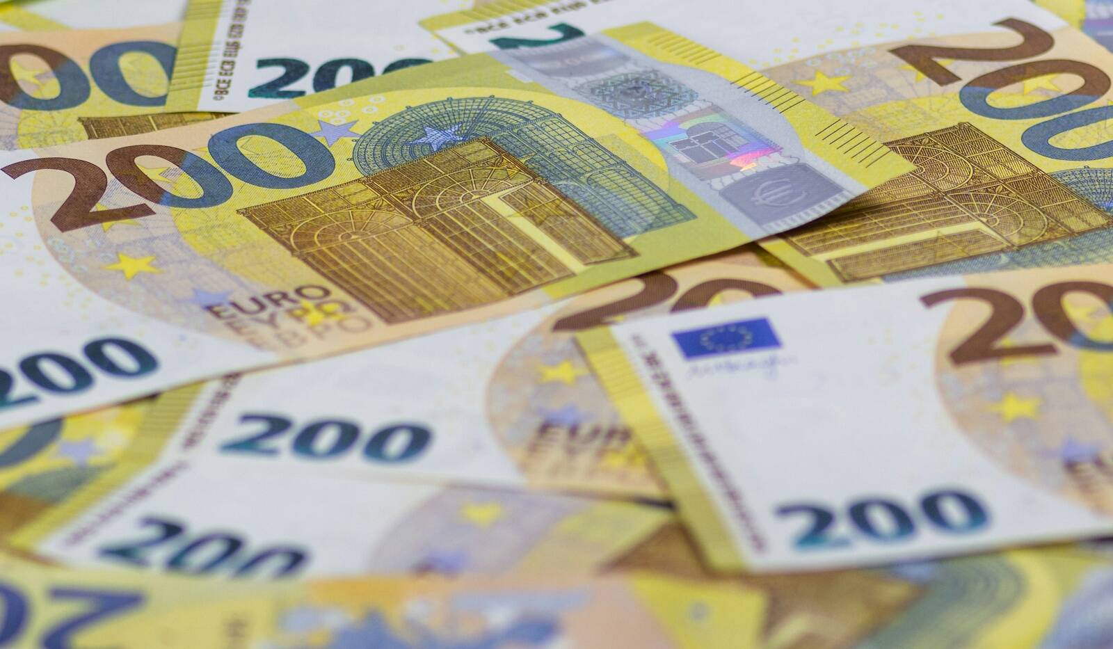 Kas Eesti võiks personaalse riigi arenduseks võtta 200 miljonit eurot laenu?