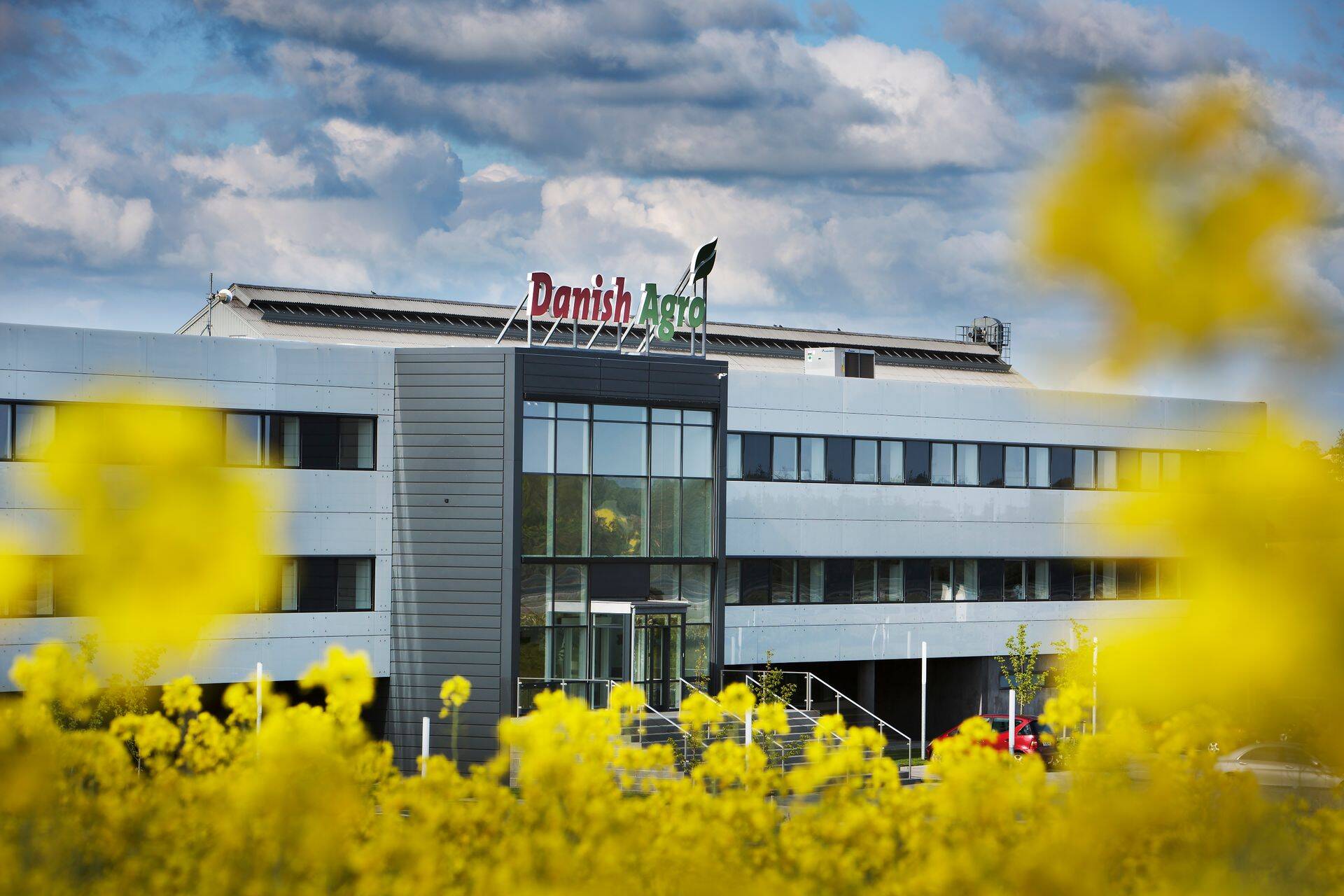 2021. aastal müüs Danish Agro kontsern 2178 traktorit, 961 kombaini ning 257 metsa- ja ehitusmasinat.