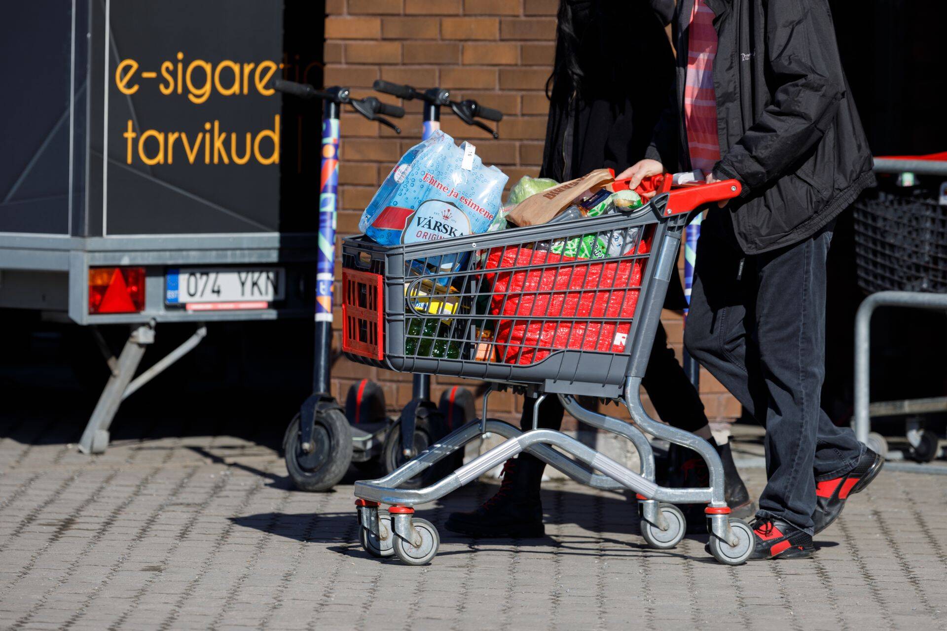 Mulluse maiga võrreldes olid kaubad 15,7% ja teenused 28,8% kallimad.