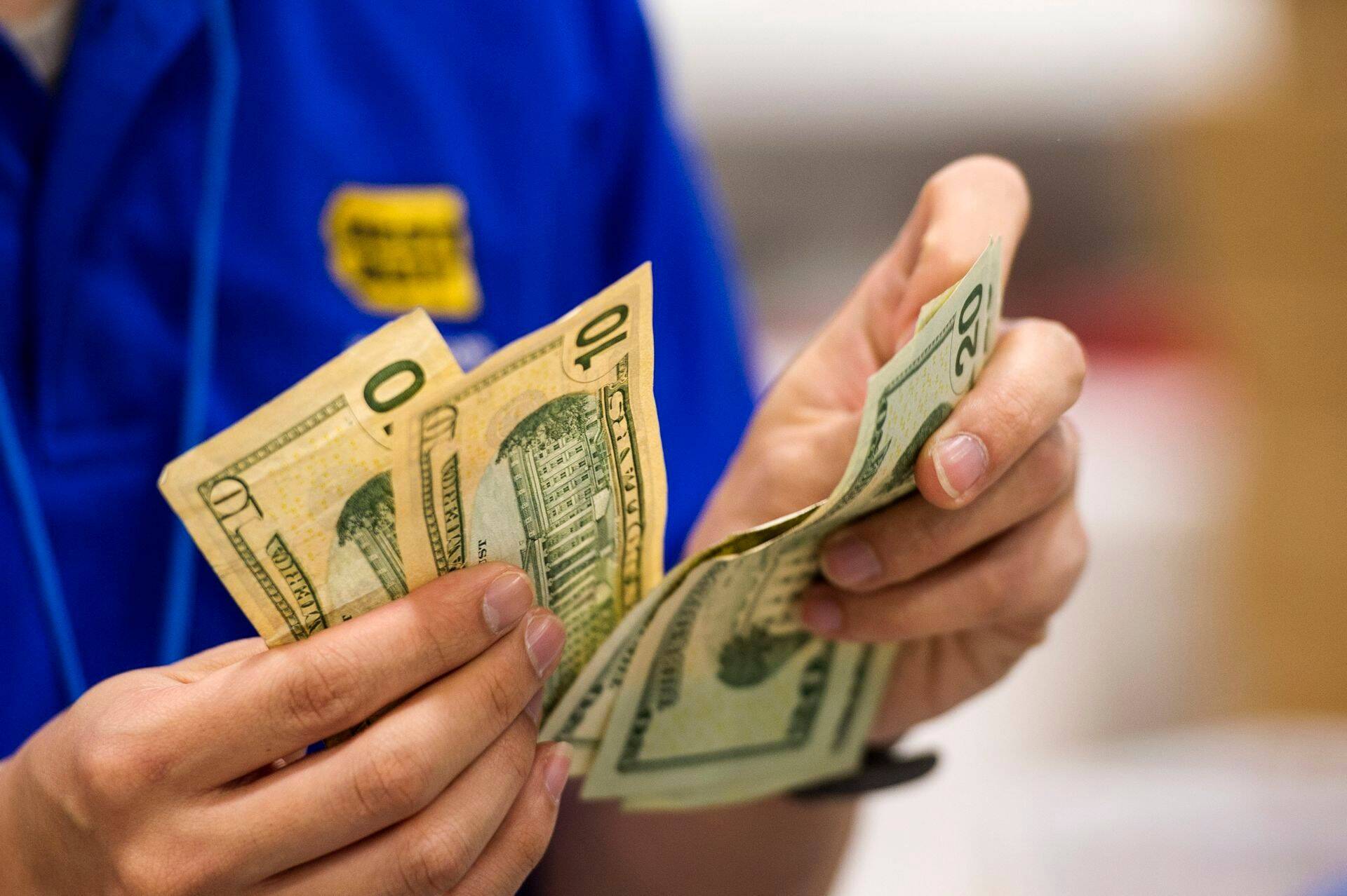 USA dollar pöördus langusesse