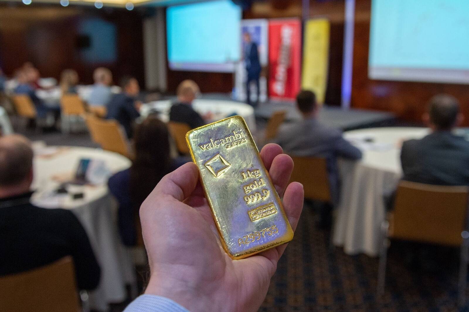 Золото как инвестиционный инструмент имеет ряд недостатков, которые в то же время являются преимуществами этого актива.