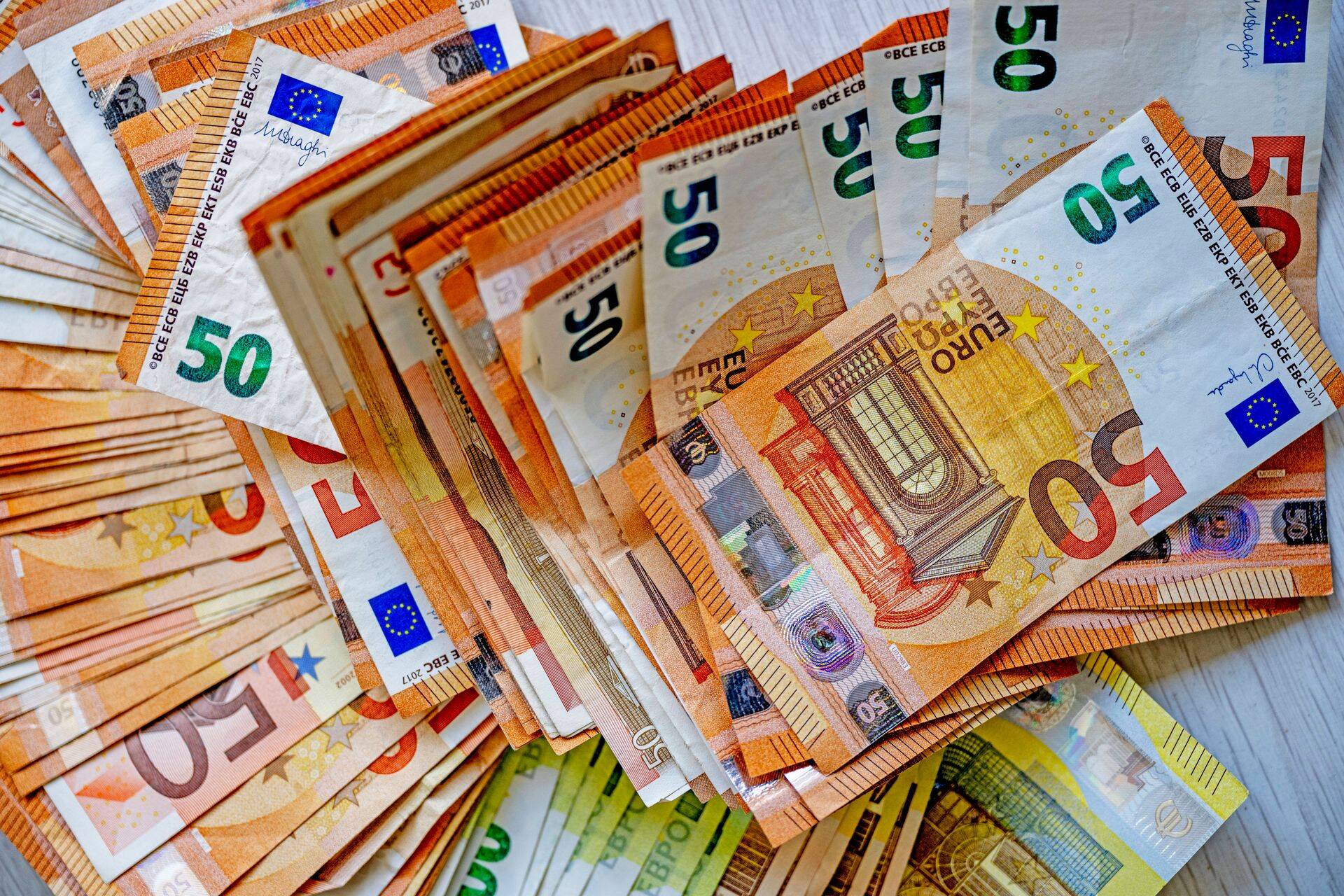 Отмыть, по версии следствия, удалось 28 млн евро.