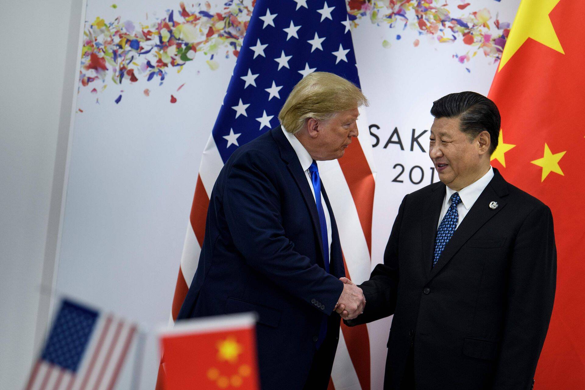Xi Jinping ja Donald Trump näitasid veel juuni lõpus Osaka kohtumisel üles head tahet kaubandusläbirääkimisi jätkata ning kaubandussõjas vaherahu hoida. Nüüd on selge, et kaubandustüli on praeguseks hoogu juurde saanud.