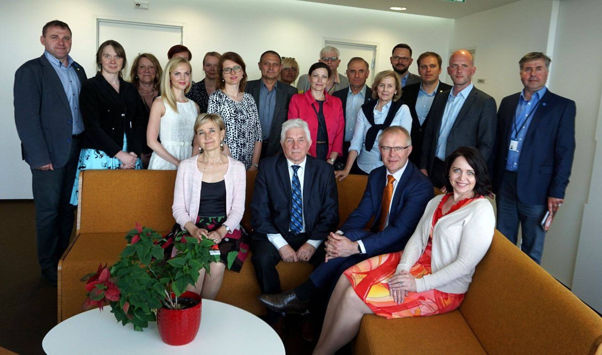 CERT-EE töötajad õpetasid mai keskel  ka riigikogu riigikaitse- ja õiguskomisjoni.