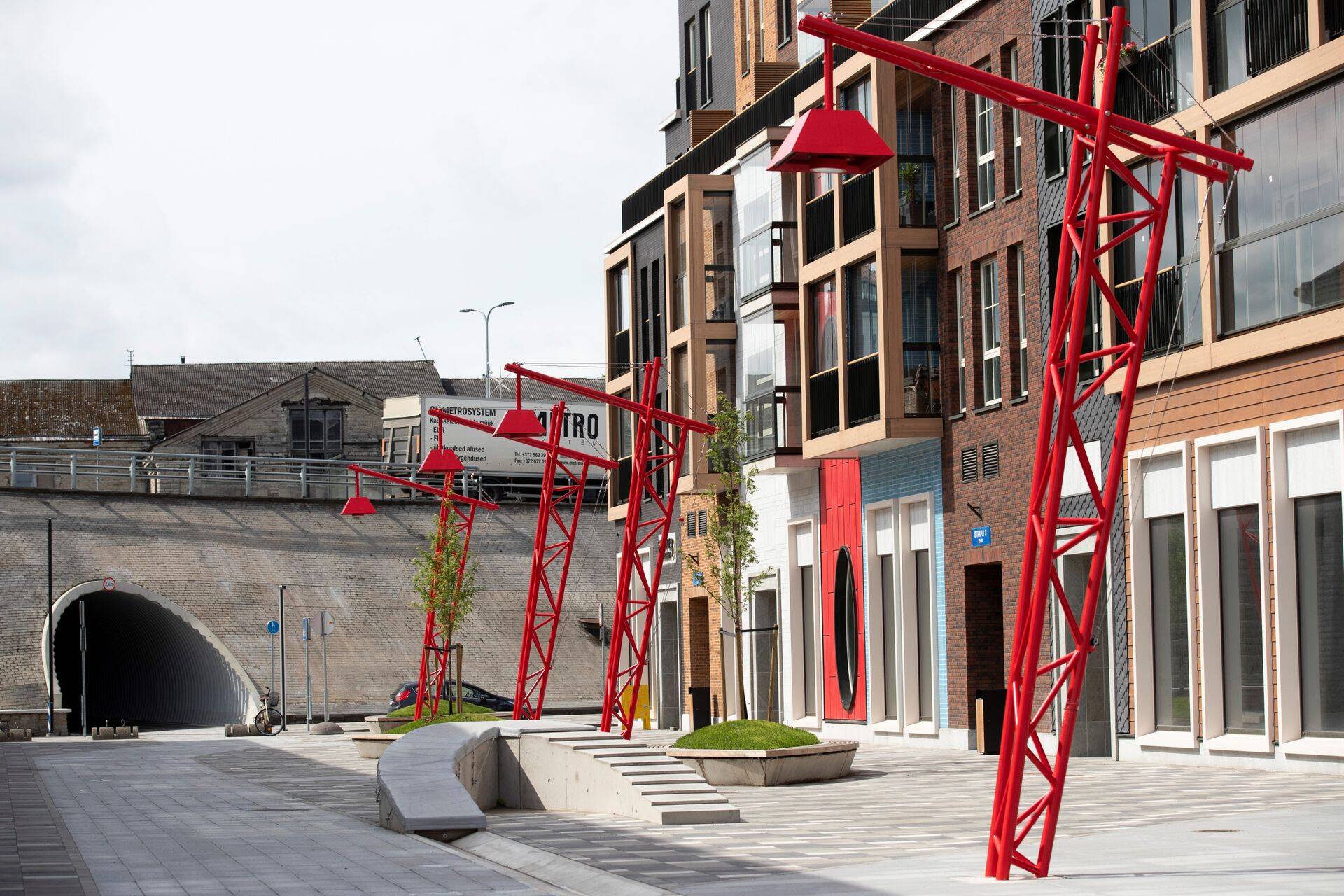 Noblessneri sadamalinnak.