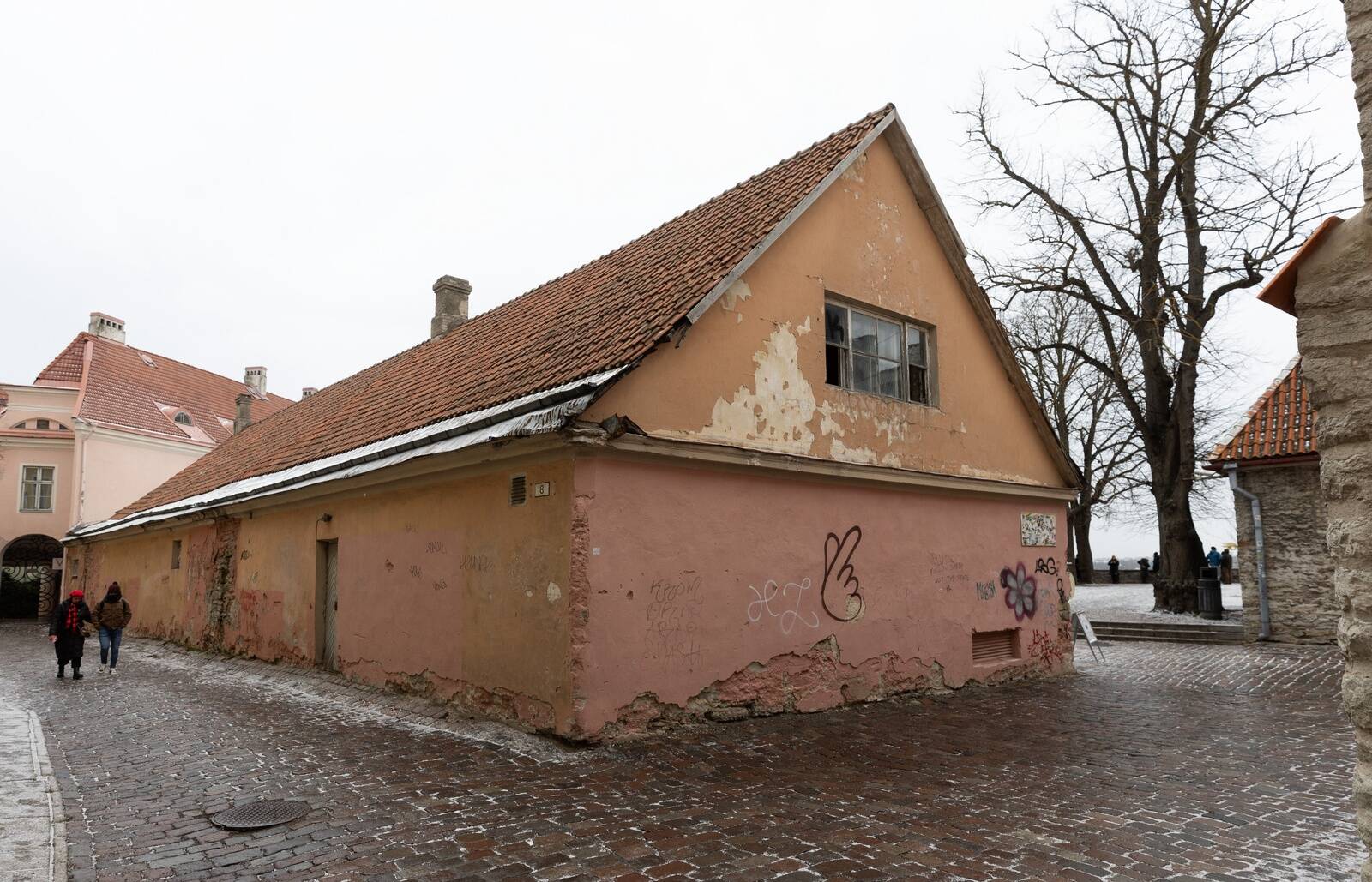Таллинн ждет, когда магнат Маргус Кангро приведет в порядок комплекс зданий на улице Тоом-Рюйтли, 8.