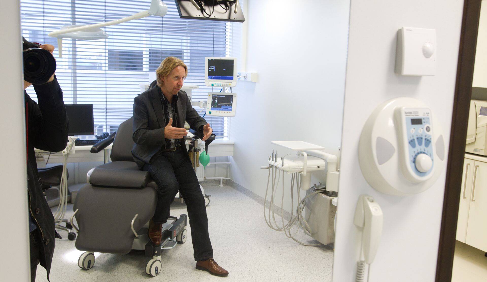 Fotol: Kliinik32 üks omanikke ja arst Lauri Vahtra kliiniku ruumides Tallinnas Tornimäe kaksiktornides.