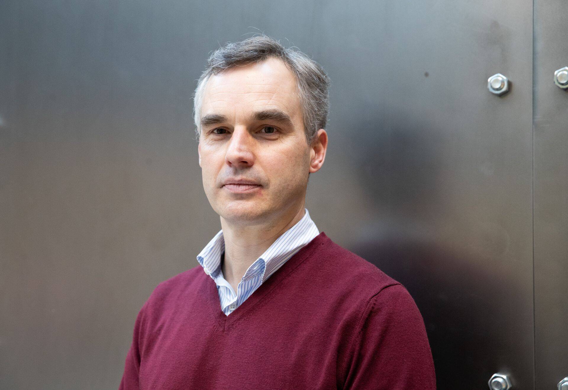 Swedbank Eesti ettevõtete panganduse juht Eero Treumann räägib Äripäeva raadio saates "Kuum tool" majanduse seisust, ettevõtetest ja intressidest.