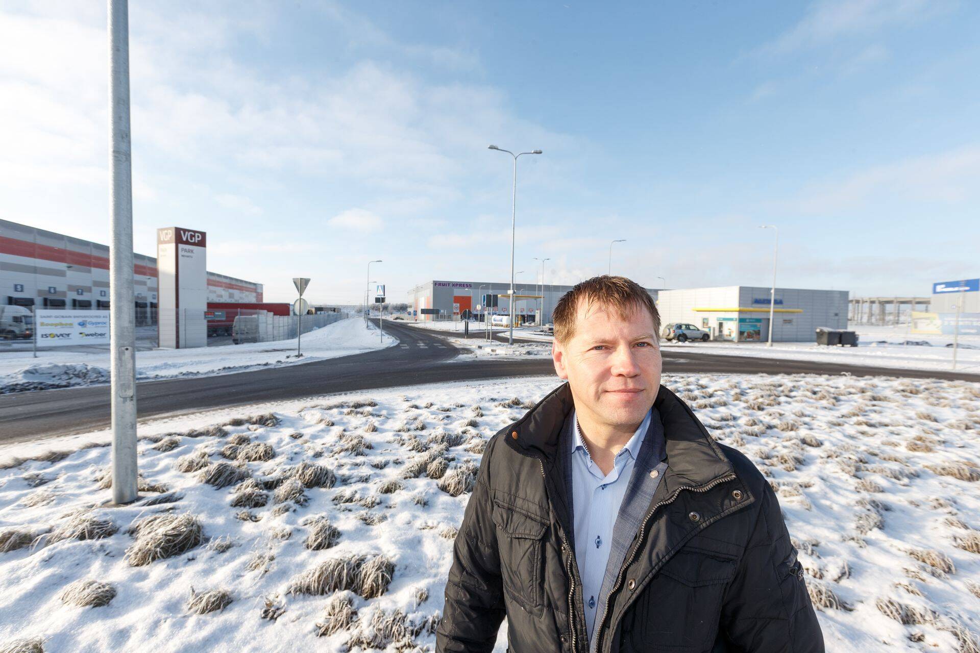 OmaKoduMaja juhatuse liige Mehis Rump Nehatu Logistikapargis, kus algab tänavu II etapi ehitus.