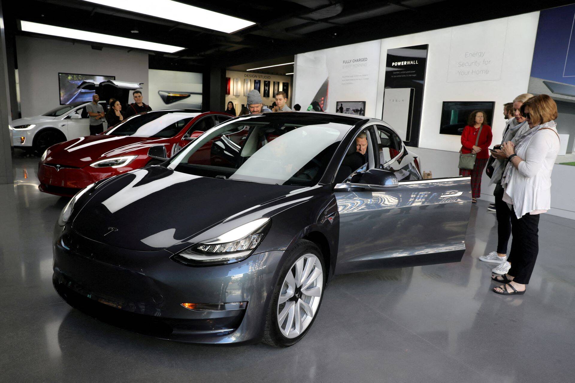Tesla salong USAs.