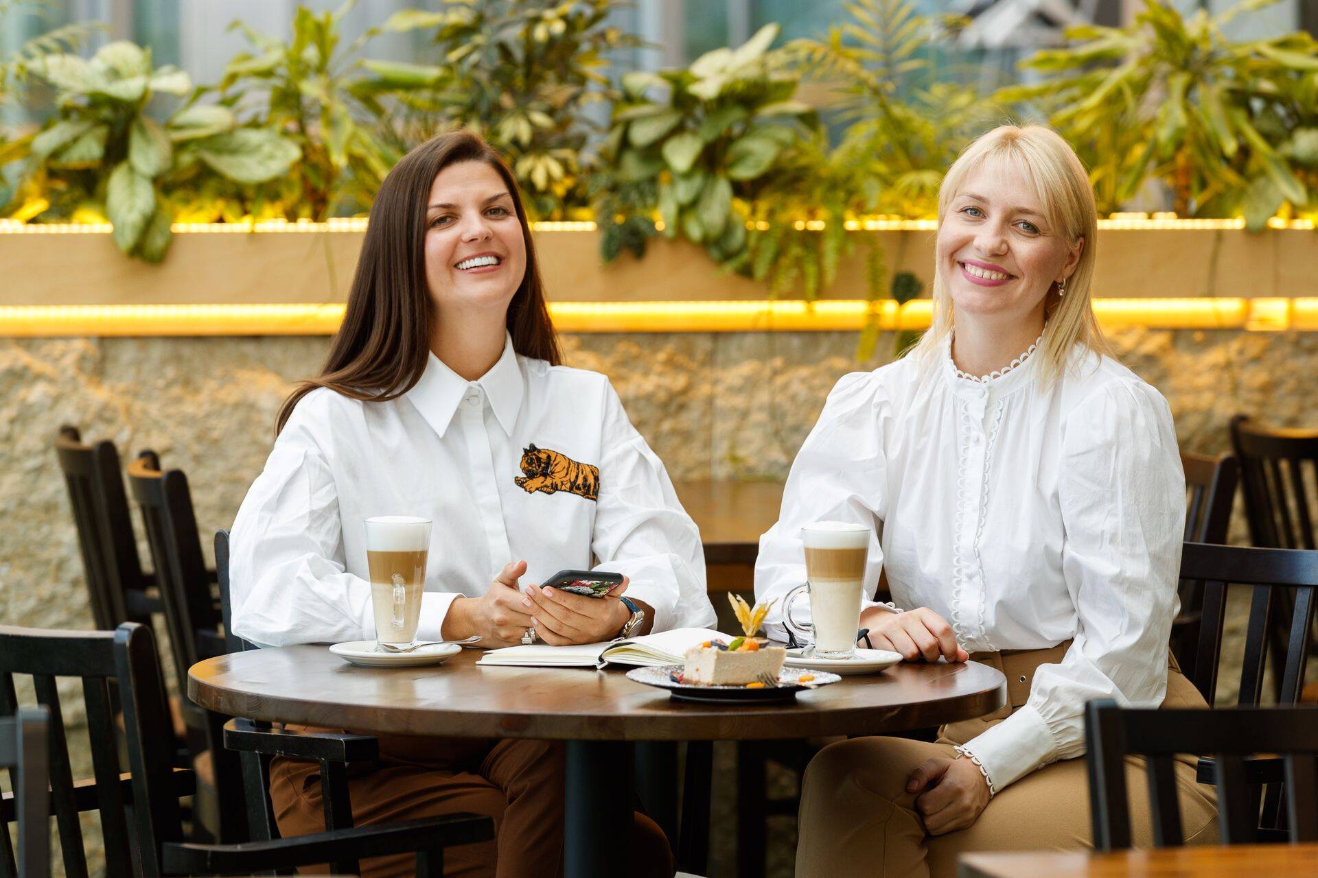 Noored ärinaised Anna Agu ja Ksenia Kostina.