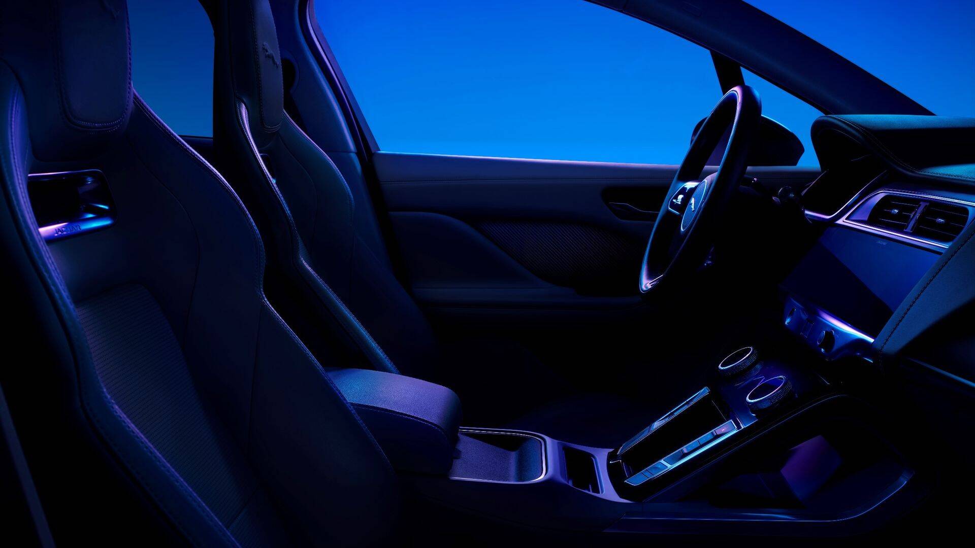 Jaguar I-PACE salong (tootja foto)
