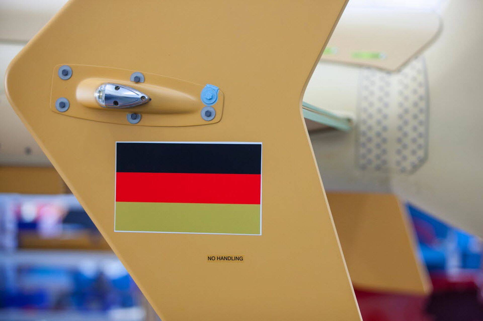 Saksa lipp Airbusi kopteril Saksamaal asuvas tehases.