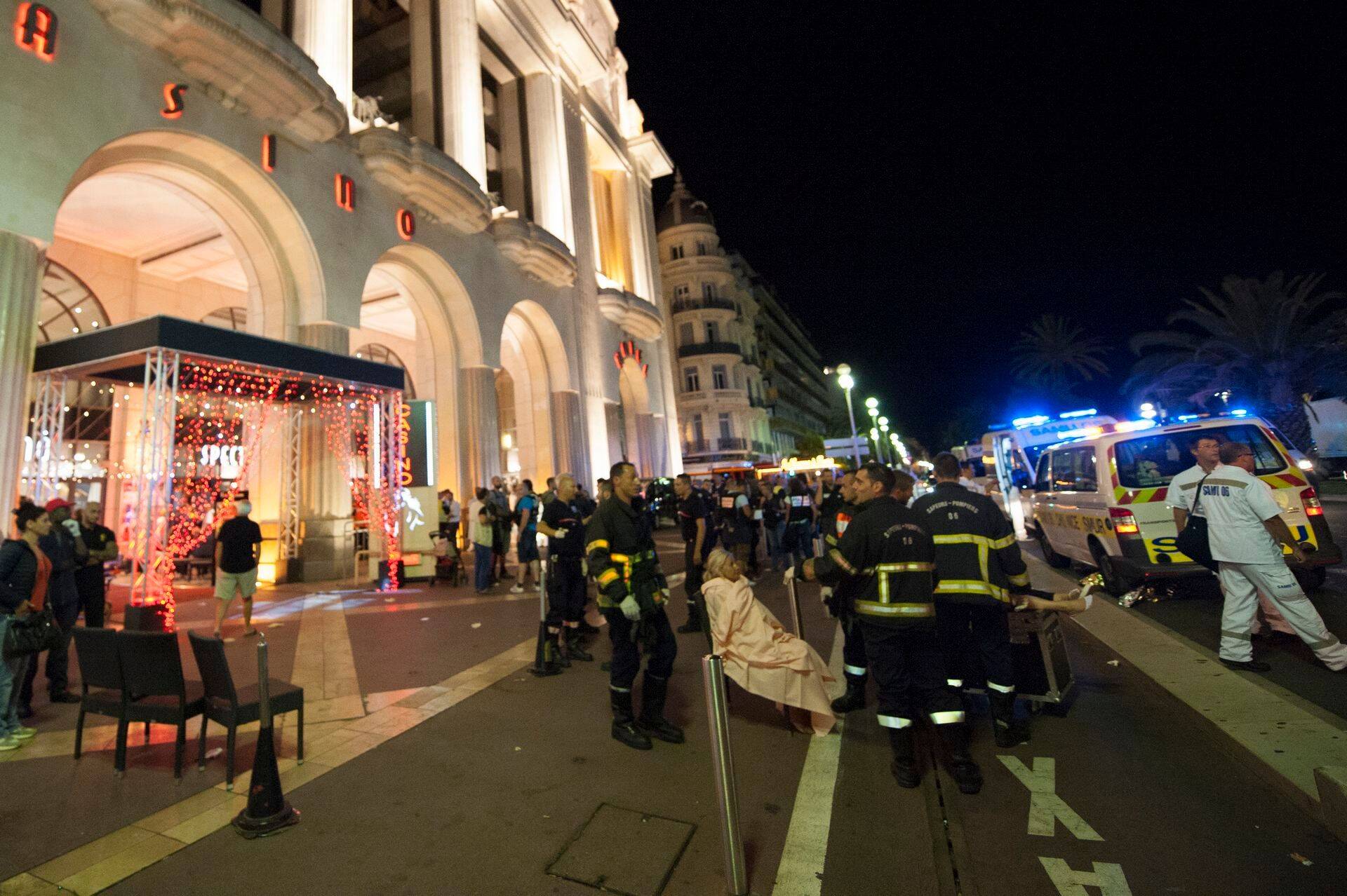Veokijuhist terrorist sõitis Prantsusmaa rahvusvpüha pidustustel Nice'is rahva sekka, tappes vähemalt 84 inimest ning vigastades sadu.