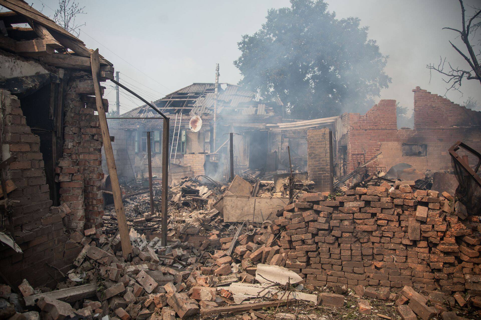 Славянск находится в 16 км от России, и бои за этот город будут иметь очень важное значение в битве за Донбасс, считает Британская разведка.