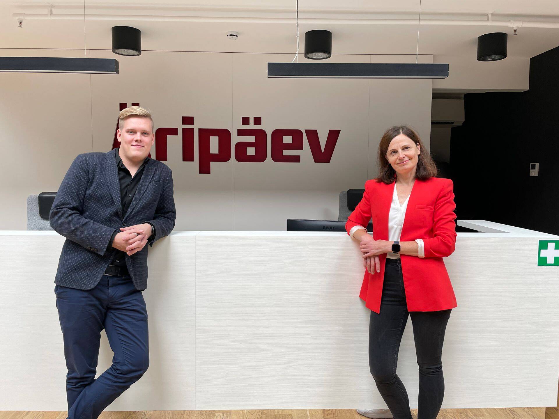 Vasakul sTARTUp Day peakorraldaja Mart Lättekivi ja paremal Kultuurikatla sündmusteenuste müügijuht Kristiina Kütt, kes mõlemad kinnitasid, et nõudlust suurte konverentsipindade järele on rohkem kui turul pakkumist.