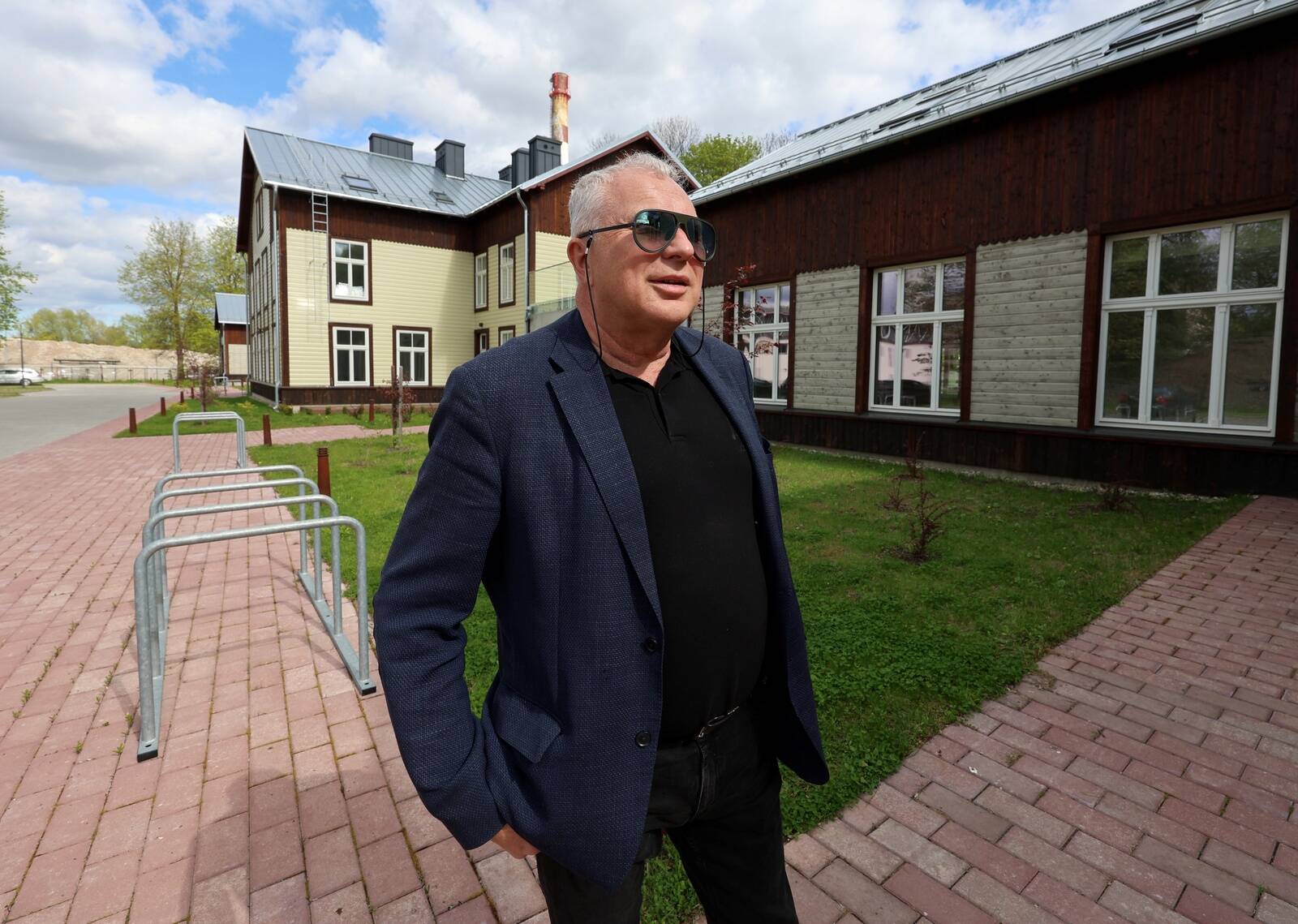 Tartu ettevõtjal Tarmo Uffertil on mitu automüügiettevõtet ning vanade autode kollektsioon. Äripäevale kommenteeris ta Aasta Auto Pluss viimaseid tulemusi.