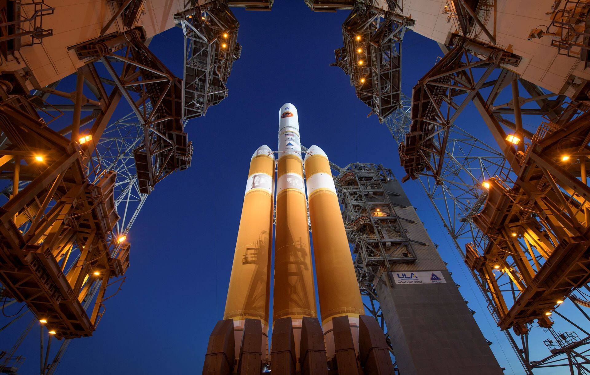 The Mobile Service Tower is rolled back to reveal the United Launch Alliance Delta IV Heavy rocket with NASA's Parker Solar Probe onboard at Cape Canaveral, Florida, U.S. August 11, 2018. Picture taken August 11, 2018. NASA/Bill Ingalls/Handout via REUTERS.  ATTENTION EDITORS - THIS IMAGE WAS PROVIDED BY A THIRD PARTY