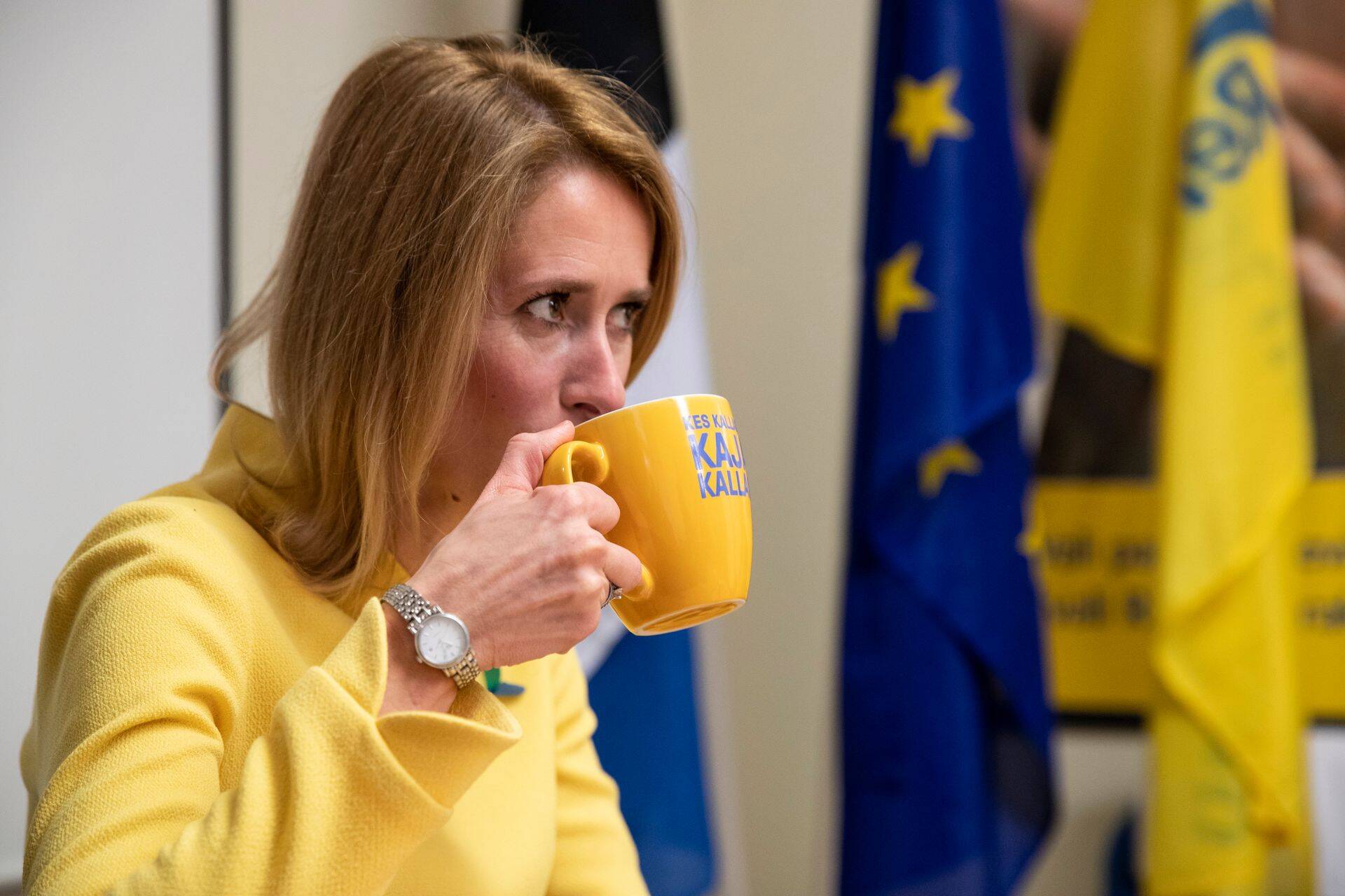 Reformierakonna esimees Kaja Kallas küsib, miks ajakirjandus Jüri Ratase Keskerakonna esimehe kohalt tagasiastumise kohta midagi ei päri. "Enne valimistulemusi pidin pidevalt vastama küsimusele, kas ma astun tagasi, kui jääme teiseks," märkis ta.