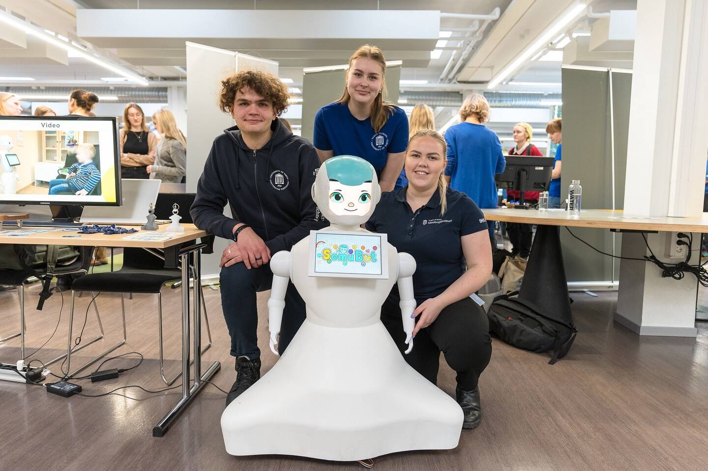 Üks toetust saanud meeskondi on SemuBoti tiim, kes arendavad eakate vajadusi toetavat robotit.