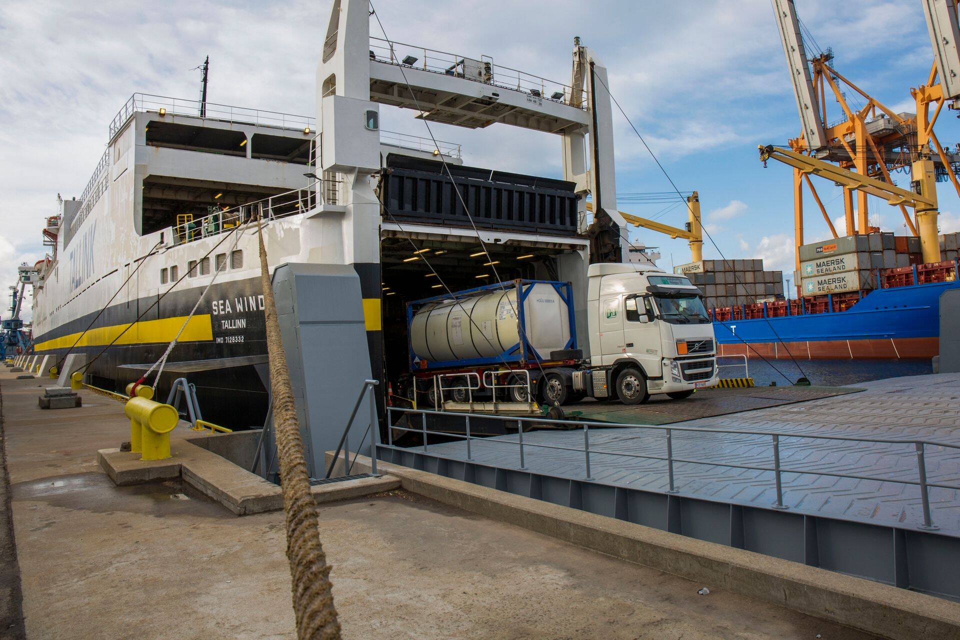 Tallinki kaubalaev Sea Wind Muugal.