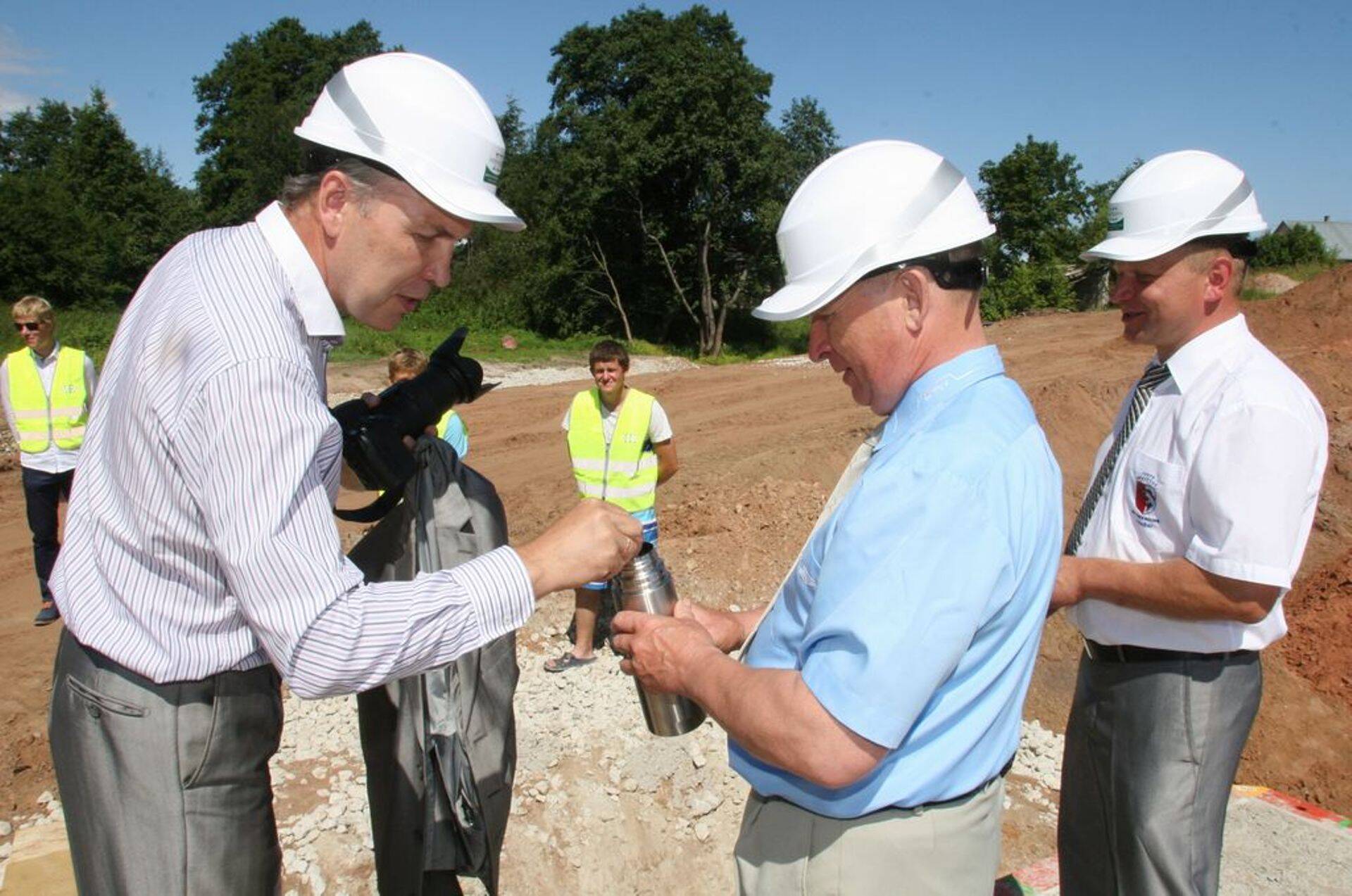 Kallaste endine linnapea Viktor Nukka (vasakul).