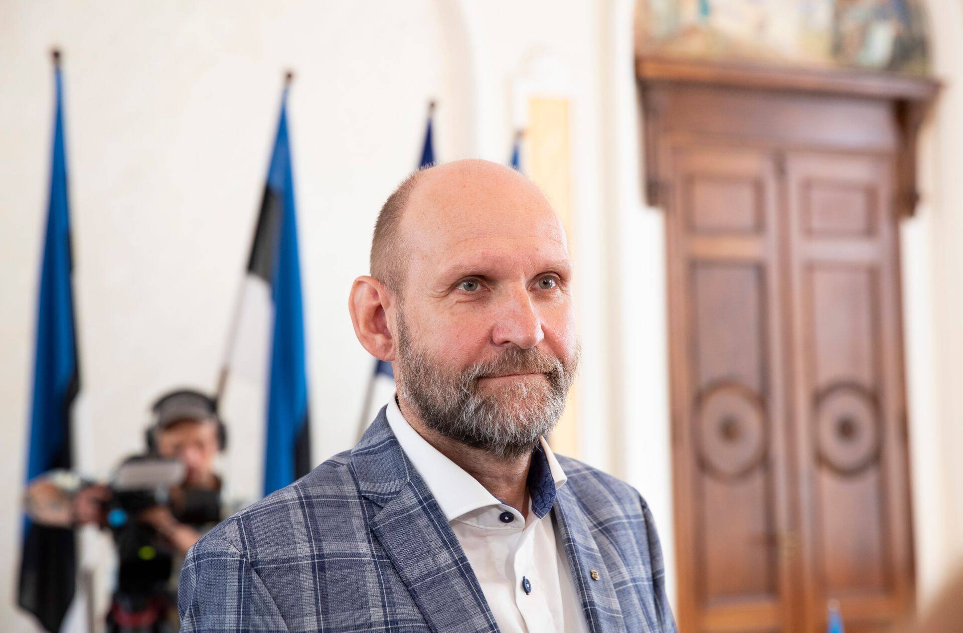 Лидер Isamaa Хелир-Валдор Сеэдер надеется принять Закон о семейных пособиях на следующей неделе.