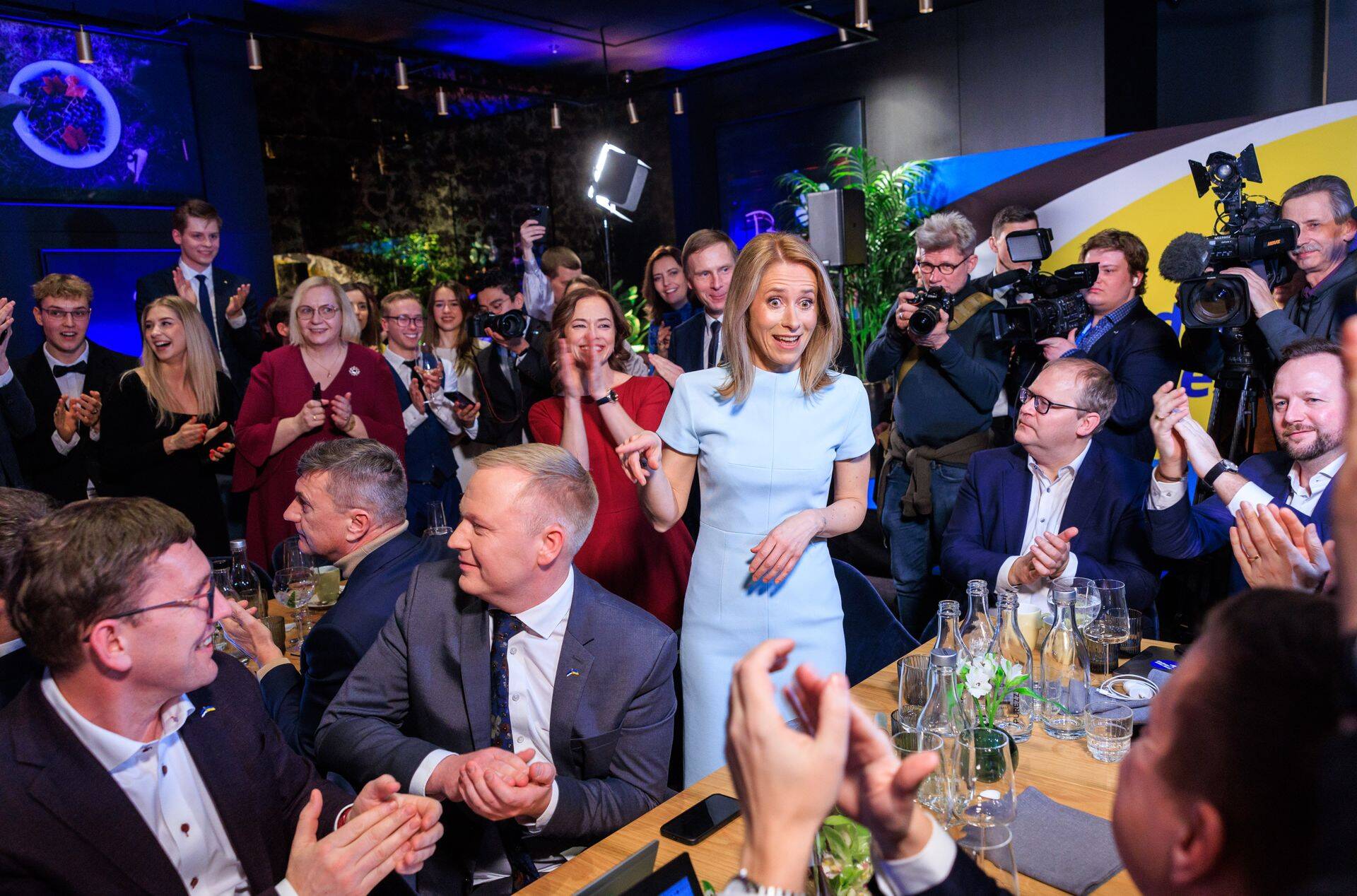 Peaminister Kaja Kallasest vasakul istuvad Mart Võrklaev ja Kristen Michal on ühed reformierakondlastest, kes on öelnud, et on abieluvõrdsuse vastu. Kolmapäeva õhtul täpsustas Michal enda seisukohta.