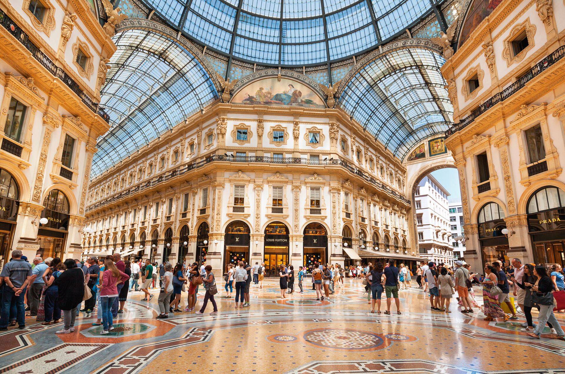 Galleria Vittorio Emanuele II on Milano üks uhkemaid ja suurimaid ostukeskuseid.