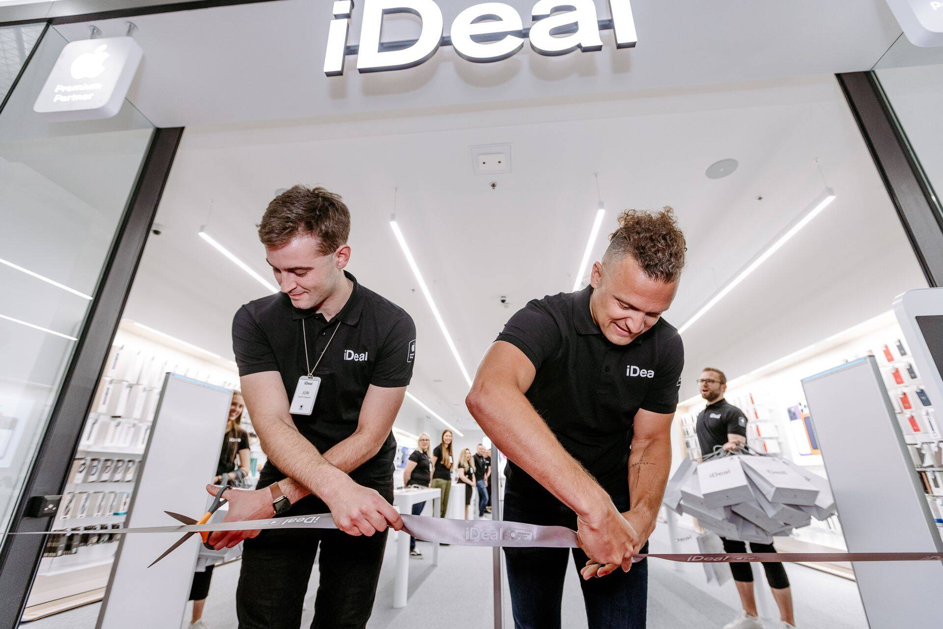 iDeal avas Viru Keskuses Eesti esimese Apple Premium Partner kontseptsiooniga esindussalongi.